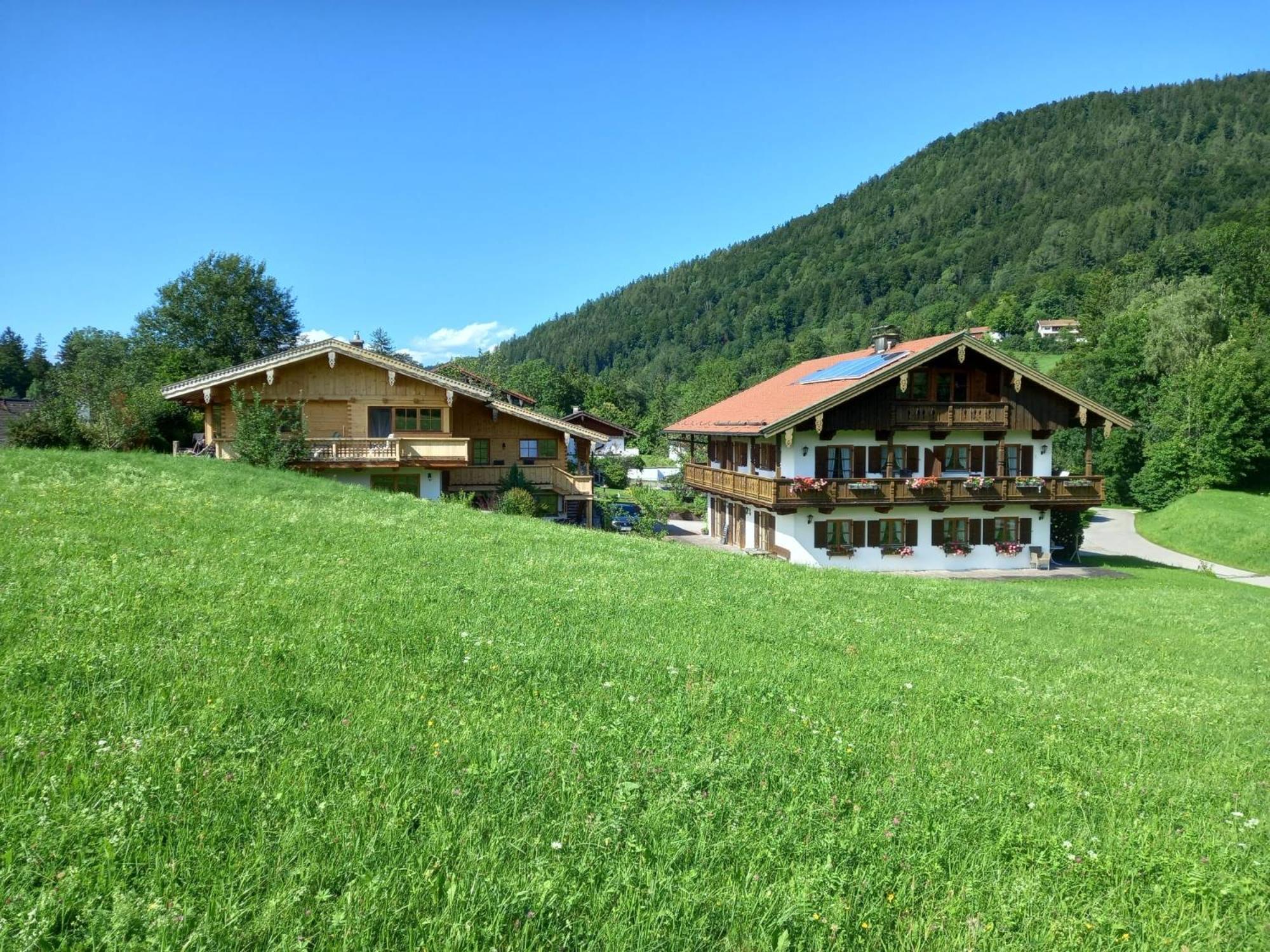 Ferienwohnungen Reiter inkl. Chiemgaukarte view 2