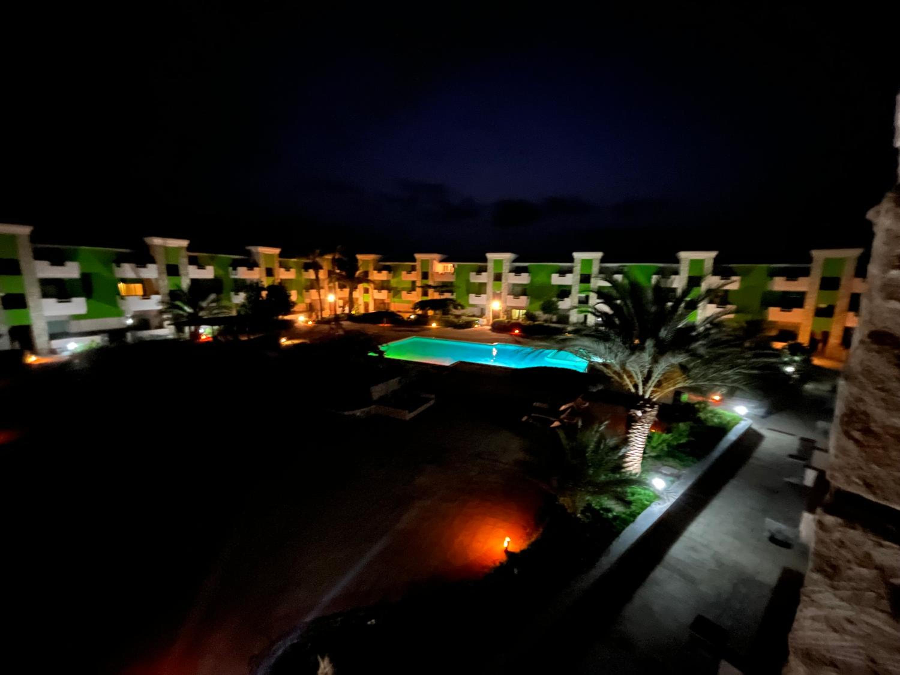 Cozy Apartment with Pool, near Beach and Center