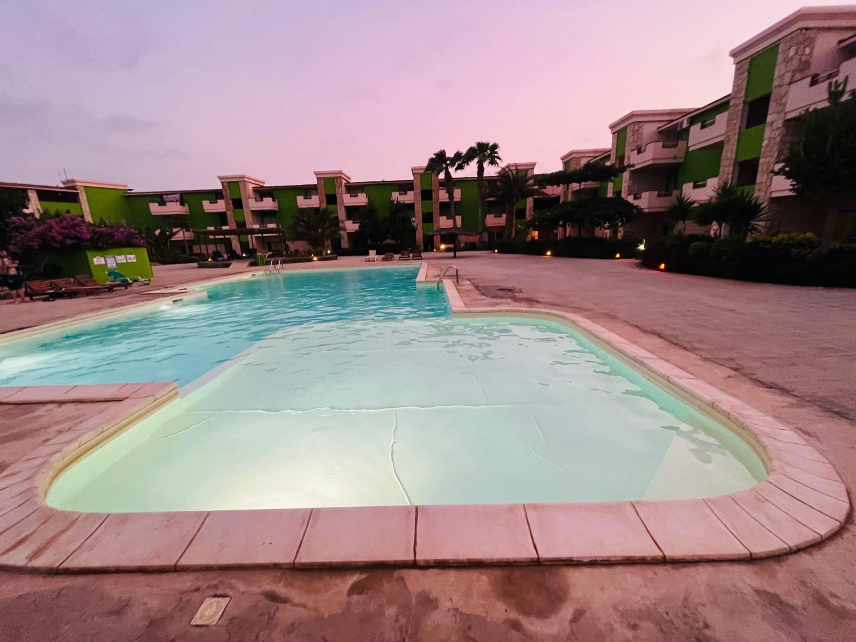 Cozy Apartment with Pool, near Beach and Center