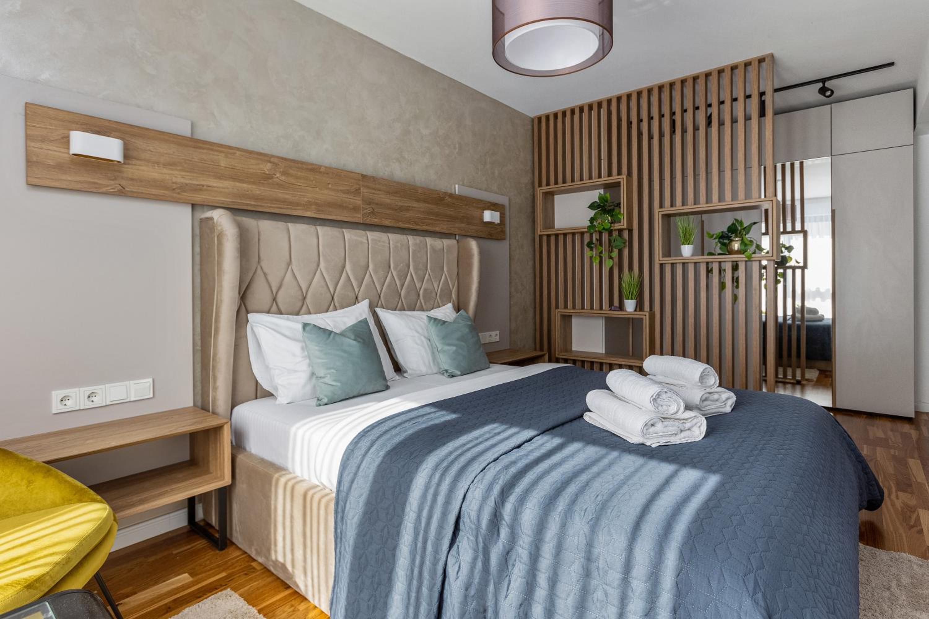 Origins - Deluxe Central Apartment with Private Secured Parking view 4