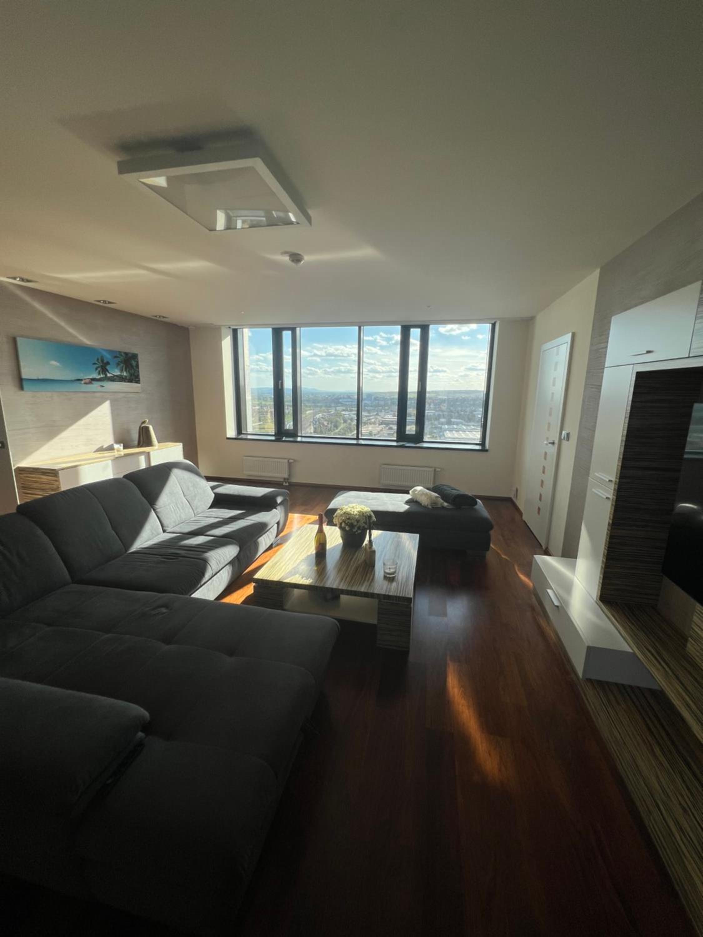AZ Tower Apartment
