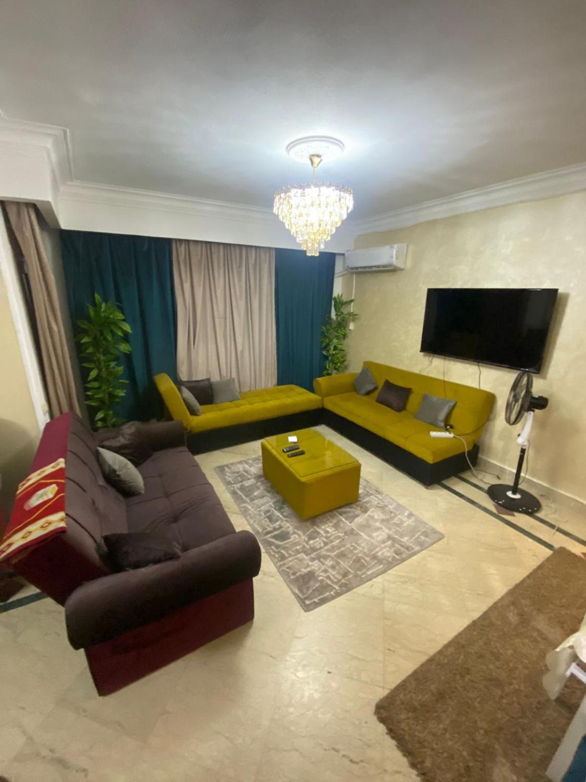 3 bed rooms apartment in Elmohandesen