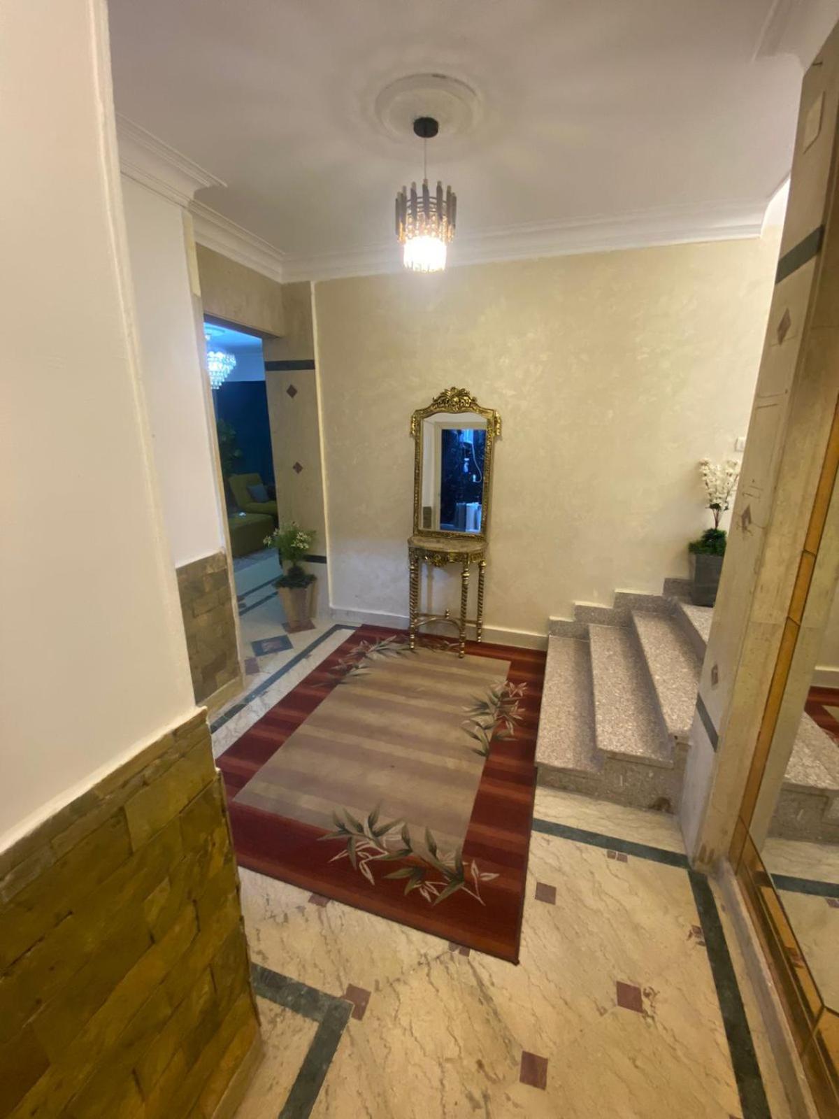 3 bed rooms apartment in Elmohandesen