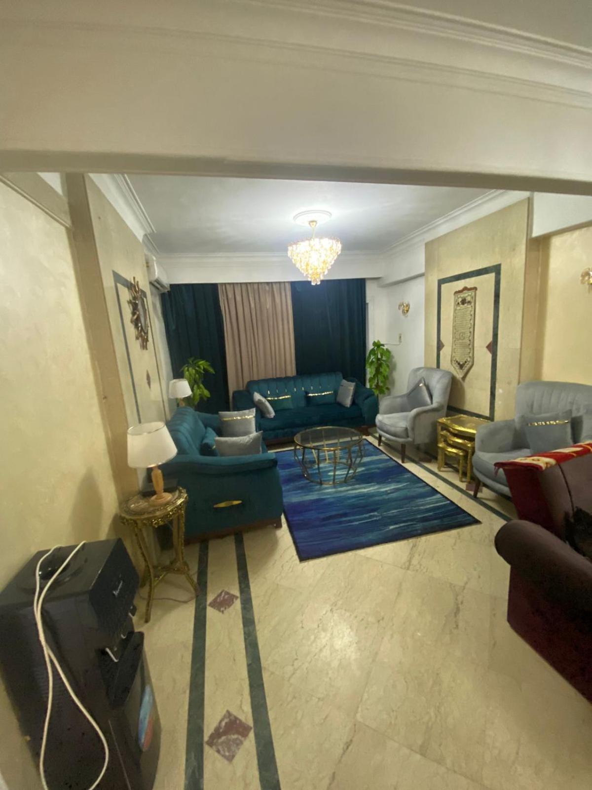 3 bed rooms apartment in Elmohandesen