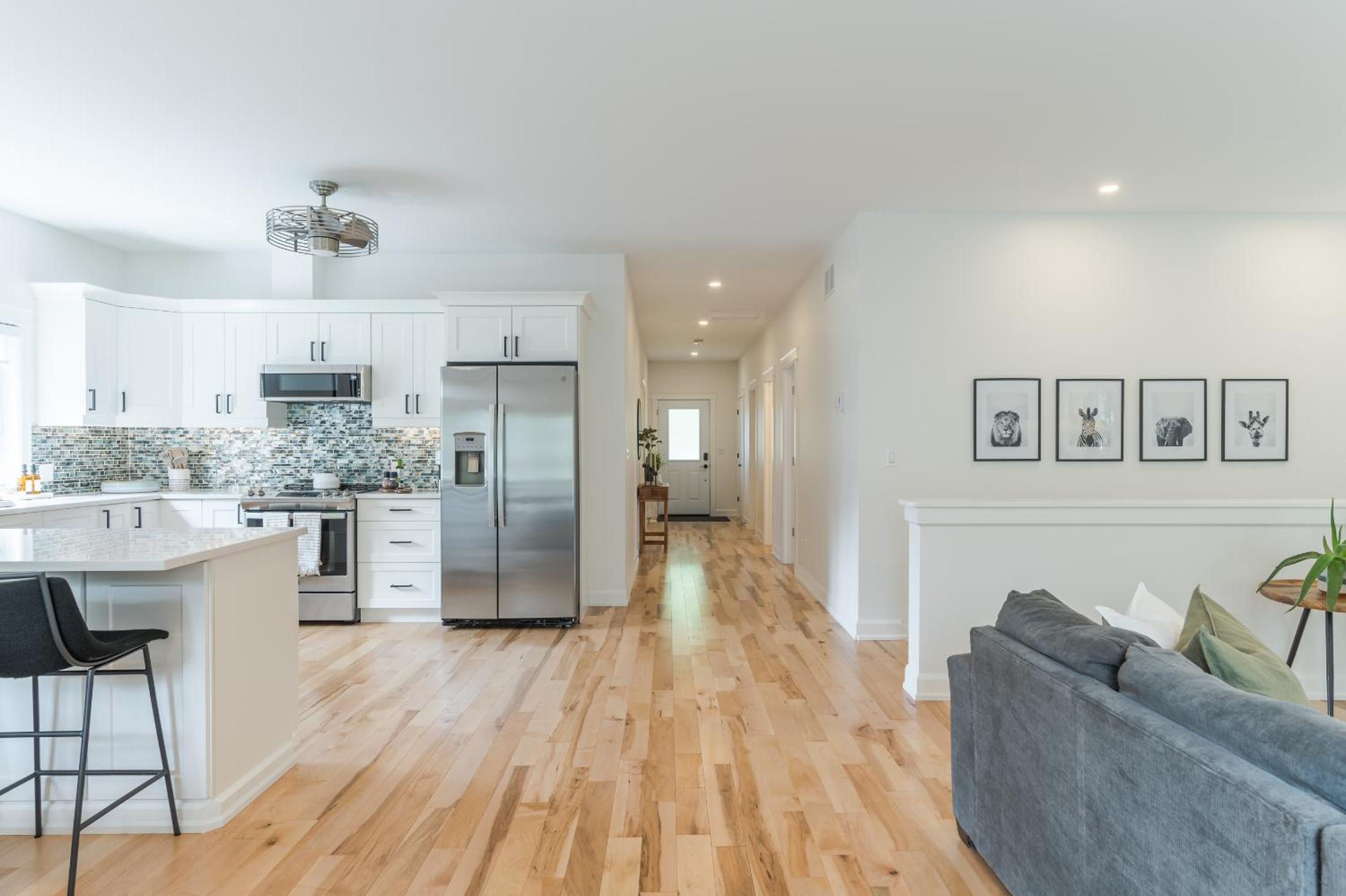 Charming 3BR Bungalow - Hot Tub