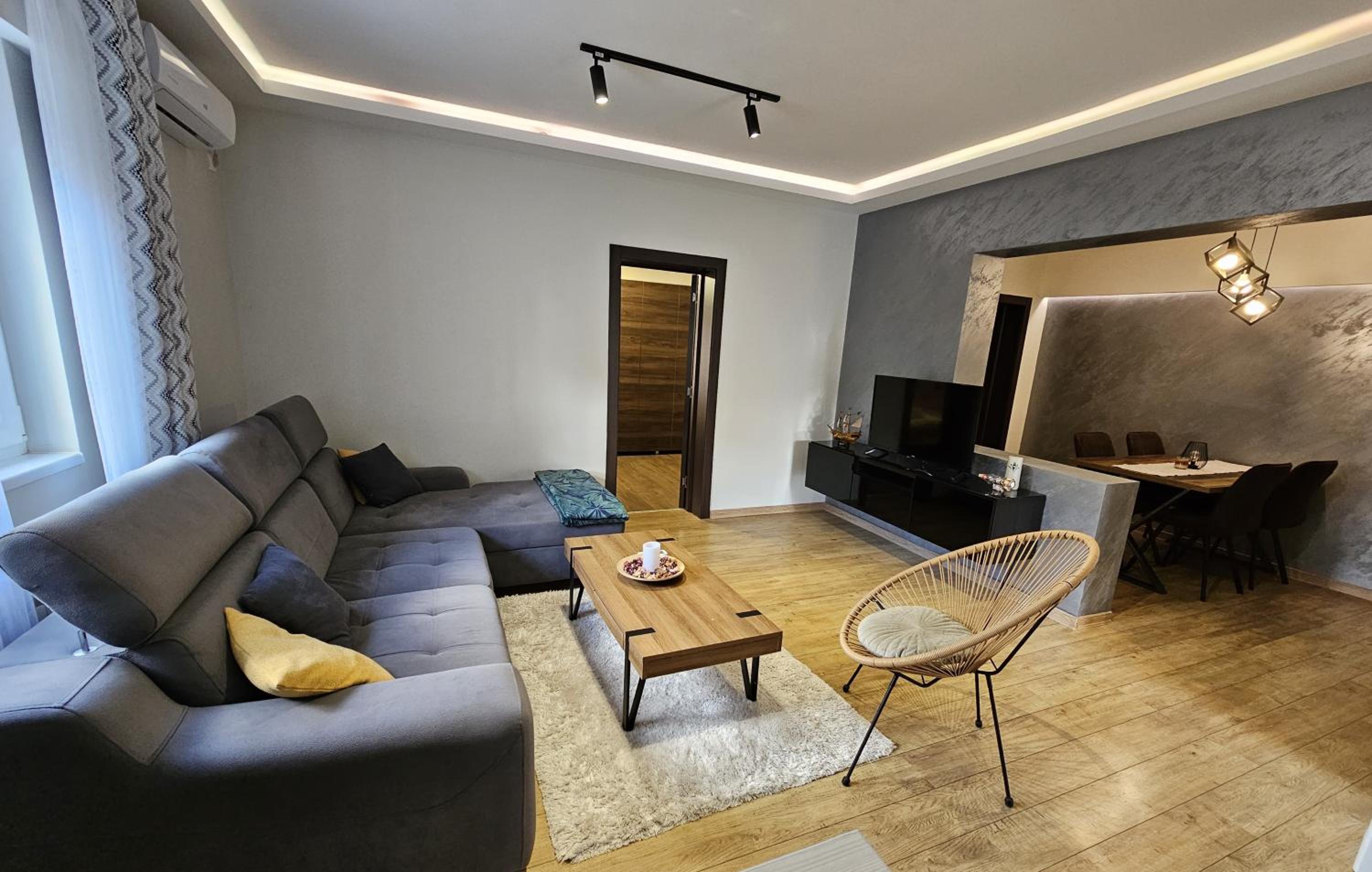 AeroVista Apartment view 3