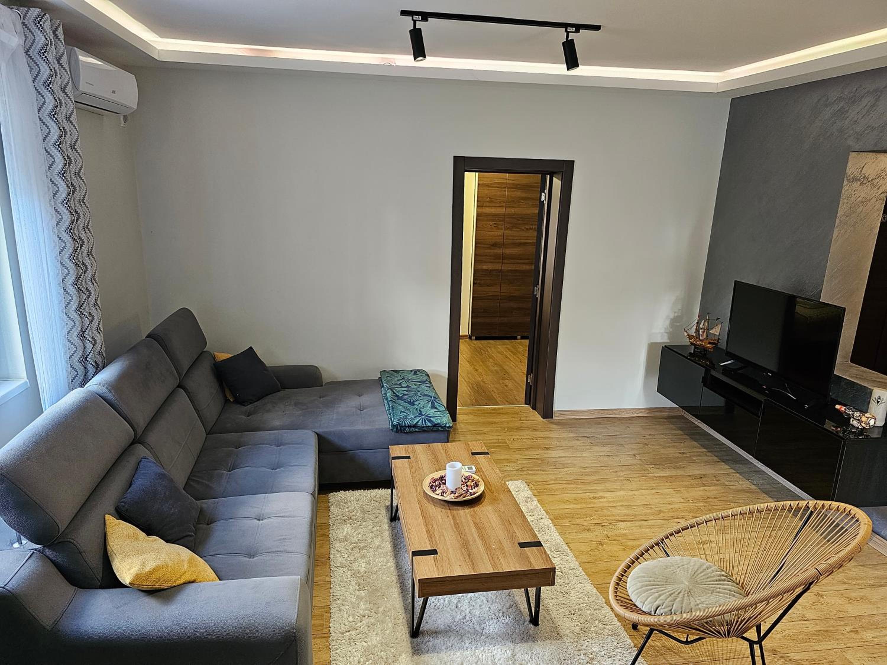 AeroVista Apartment view 4