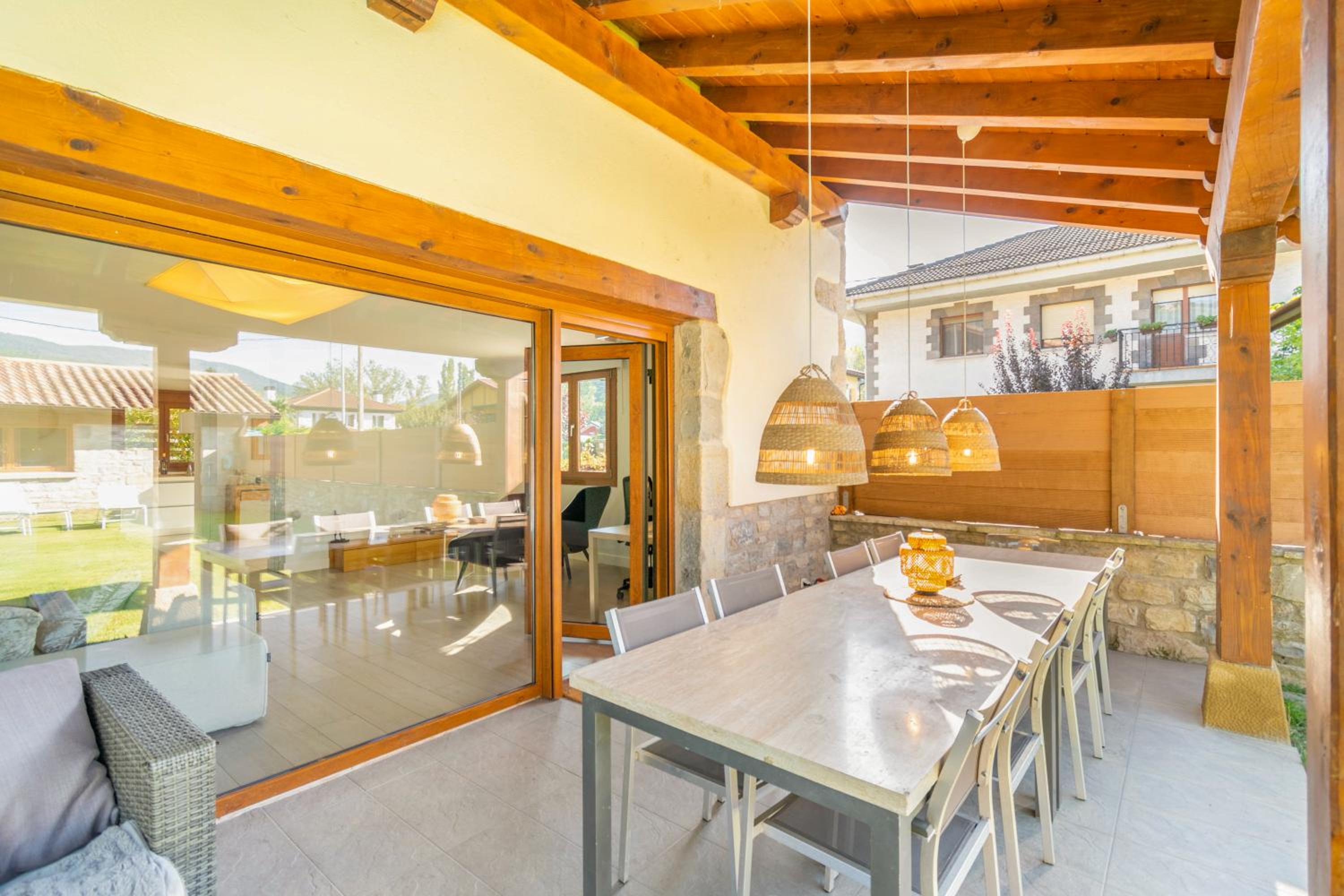 Acogedora casa rural con jardín próxima a Pamplona