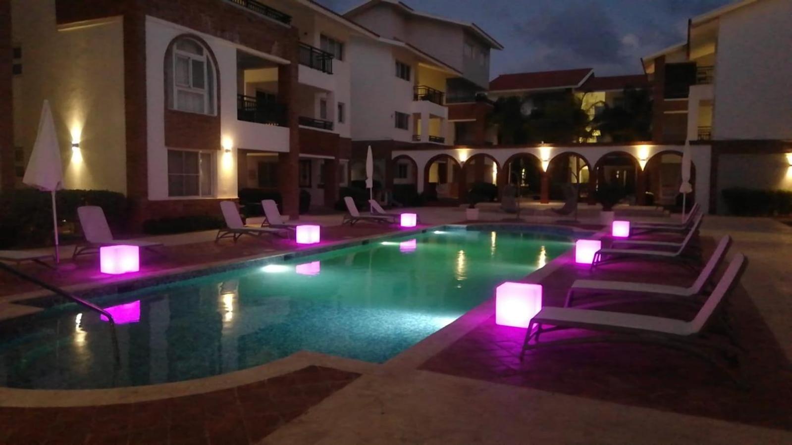 SEVEN SHADES OF CORAL VILLAGE - suites & pool in a residence close to the beach