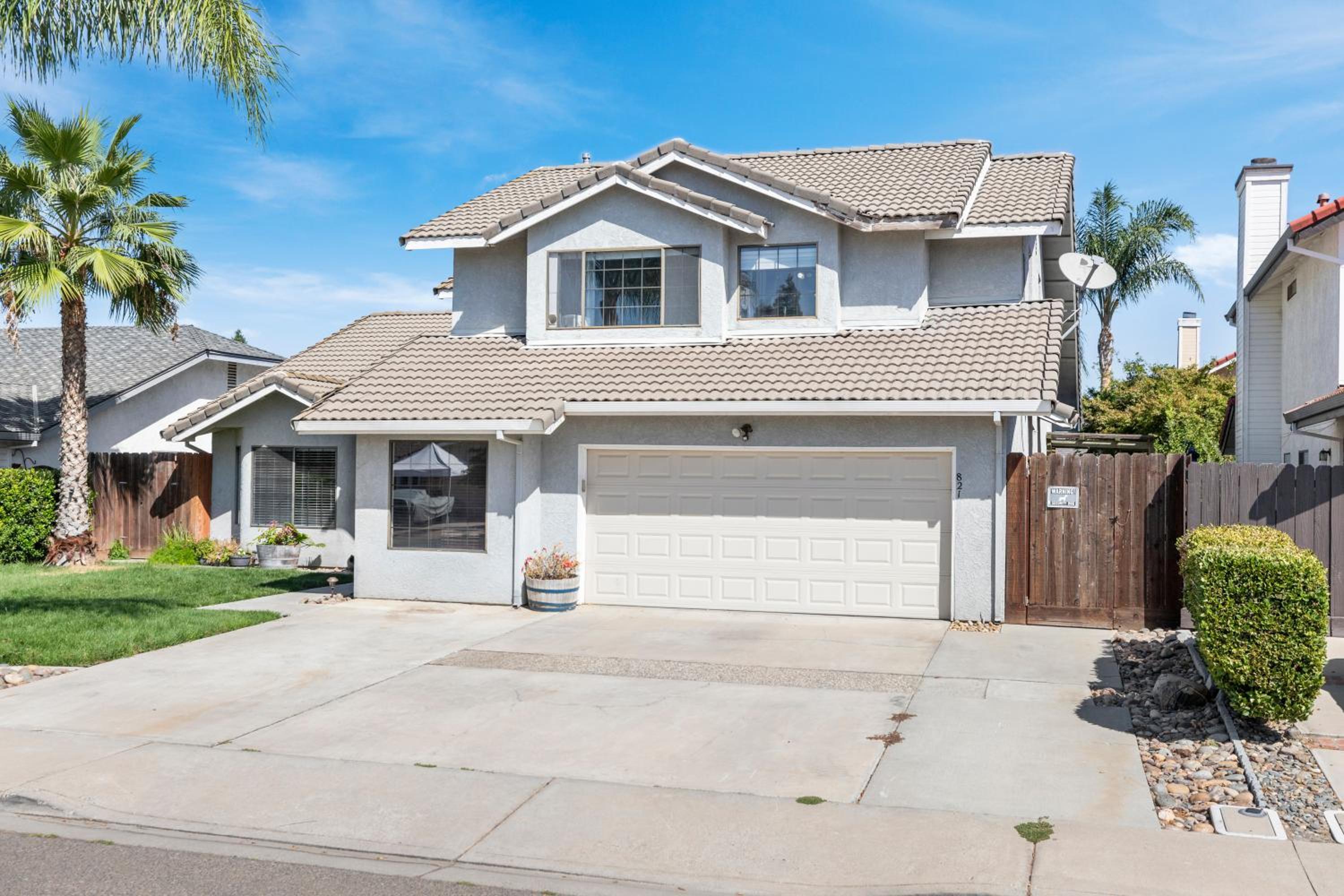 Spacious Home w/Pool Near Campus