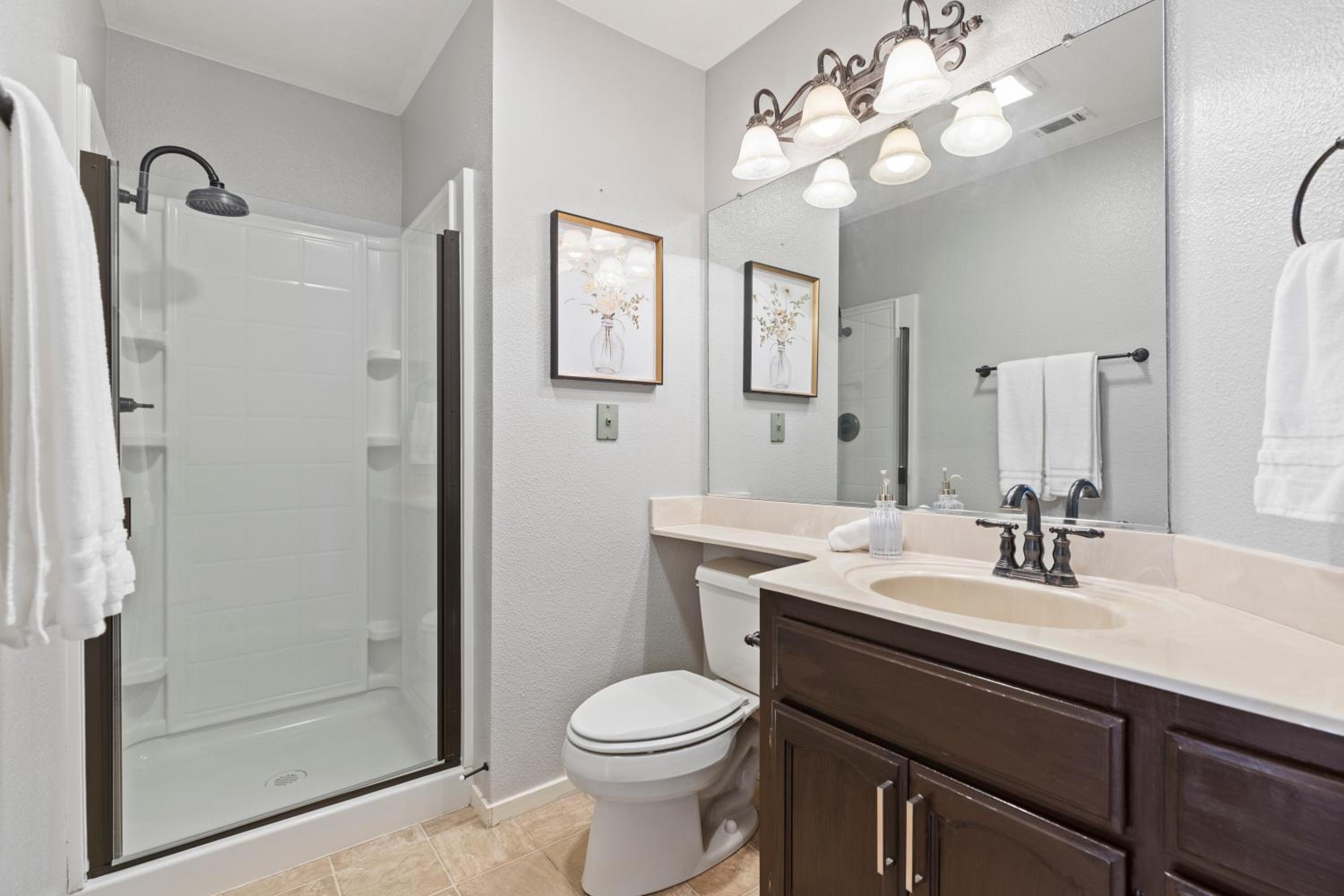 Spacious Home w/Pool Near Campus