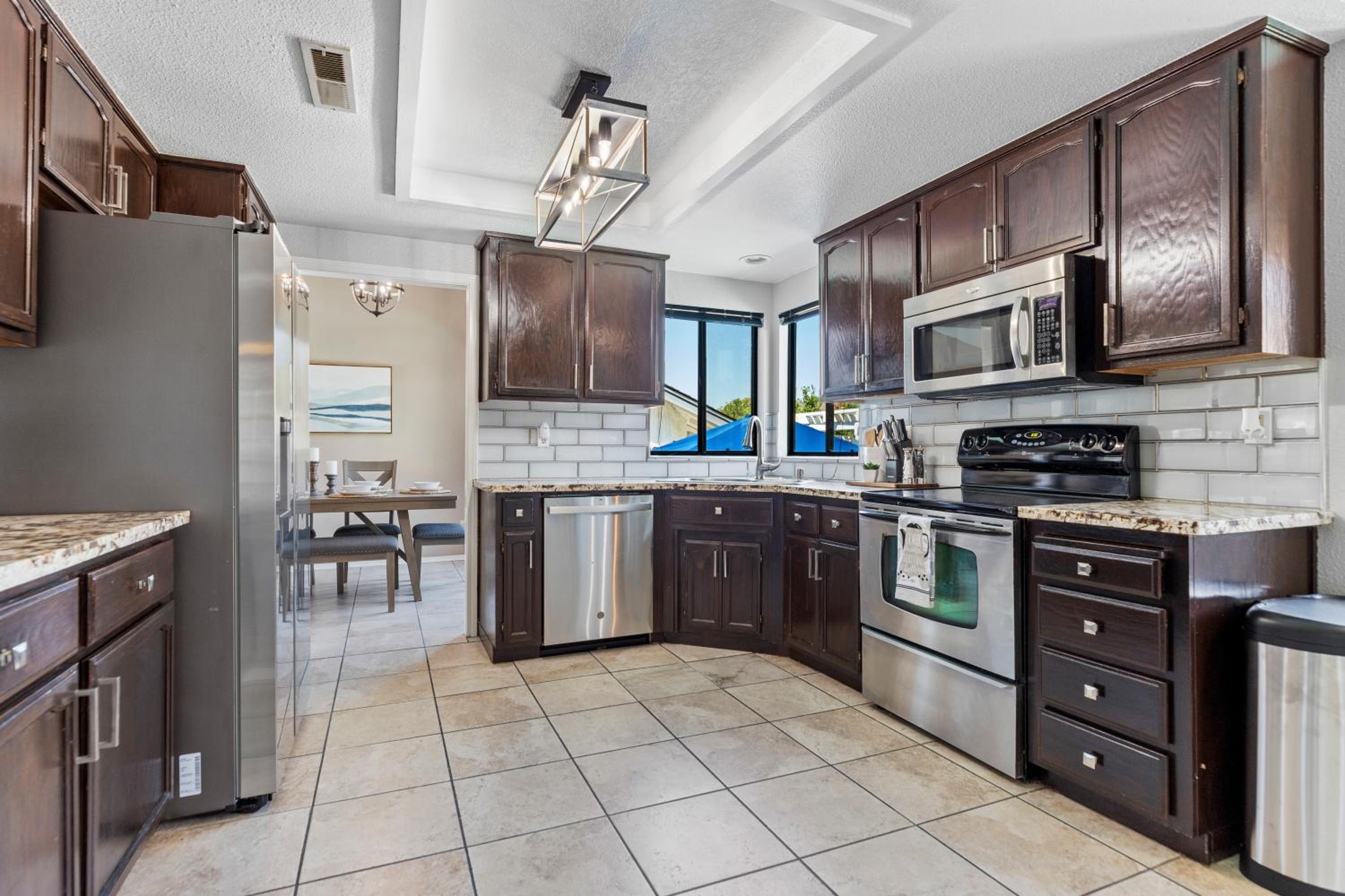 Spacious Home w/Pool Near Campus