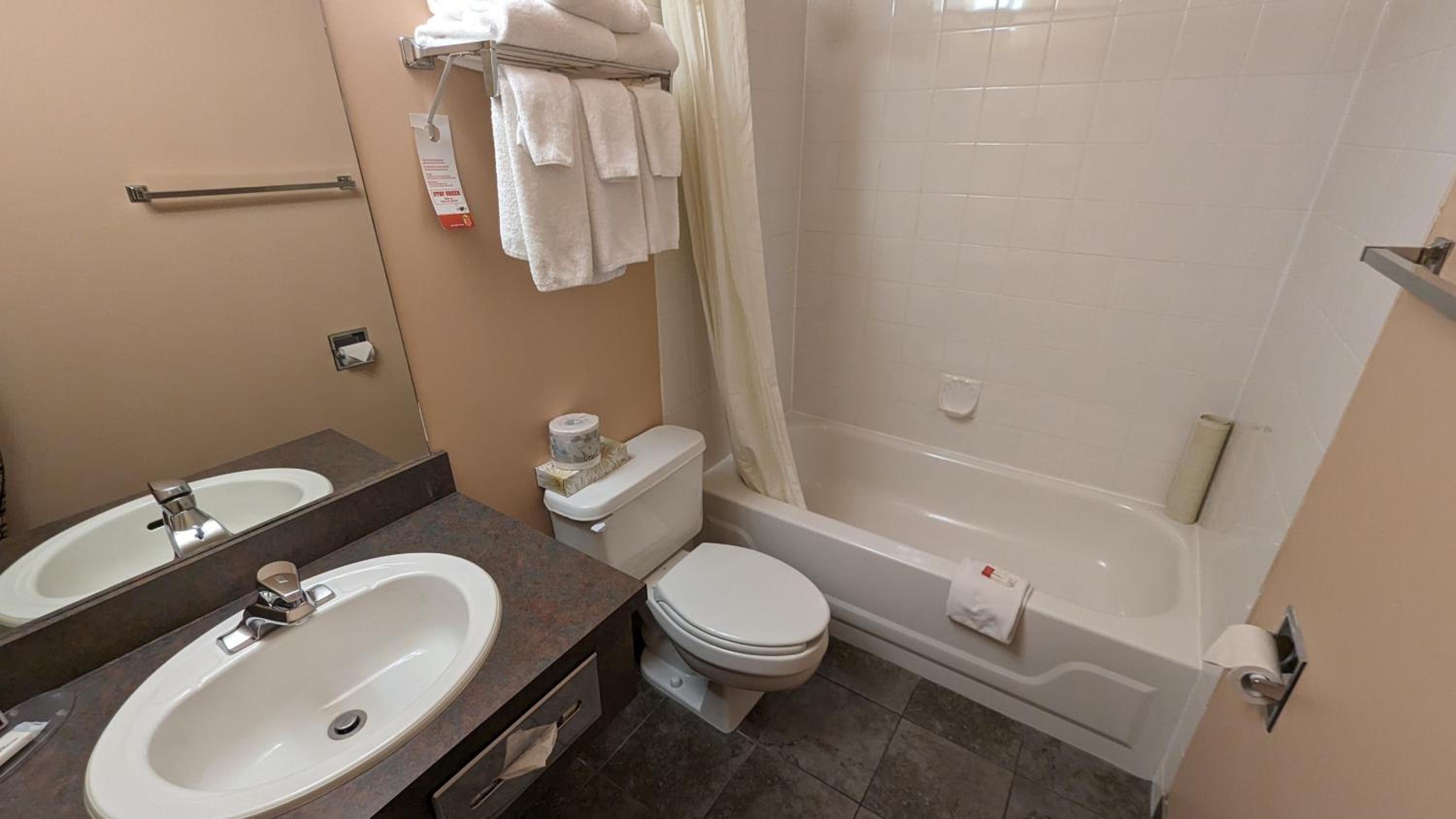 Cranbrook Vacations - Ramada by Wyndham Cranbrook - Property Image 40