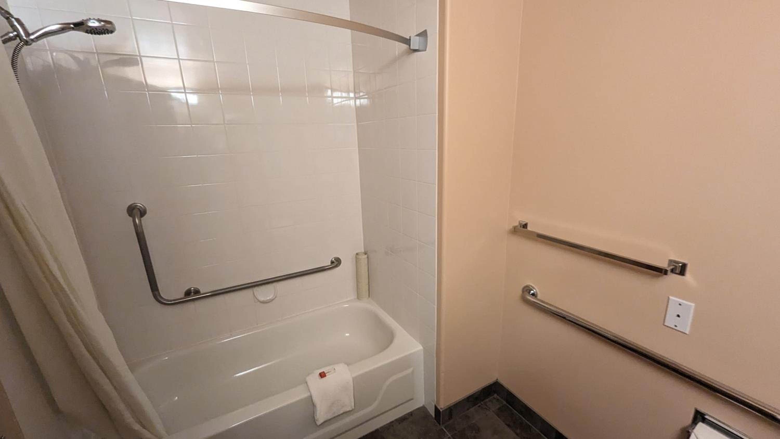 Cranbrook Vacations - Ramada by Wyndham Cranbrook - Property Image 61