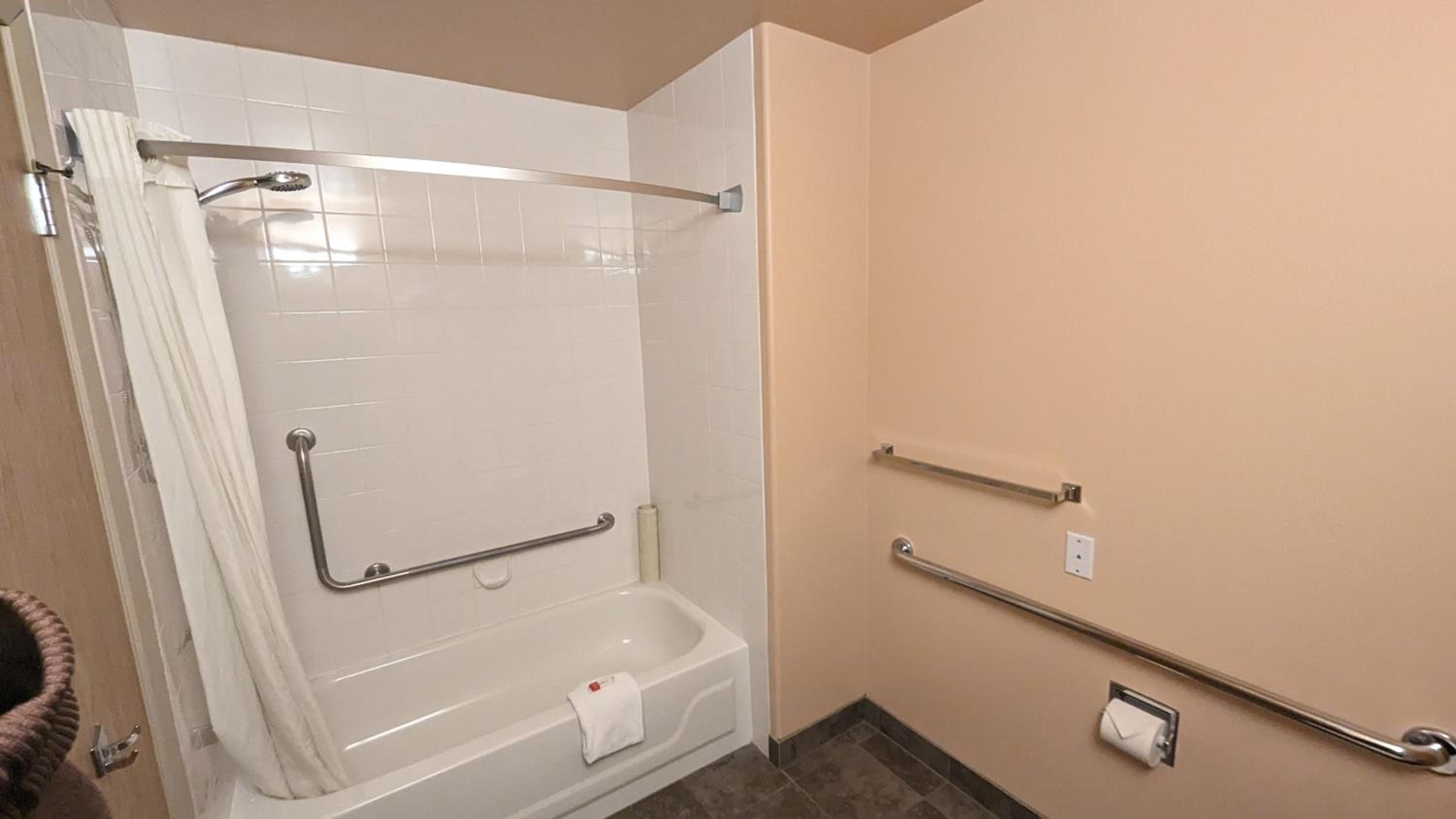 Cranbrook Vacations - Ramada by Wyndham Cranbrook - Property Image 58