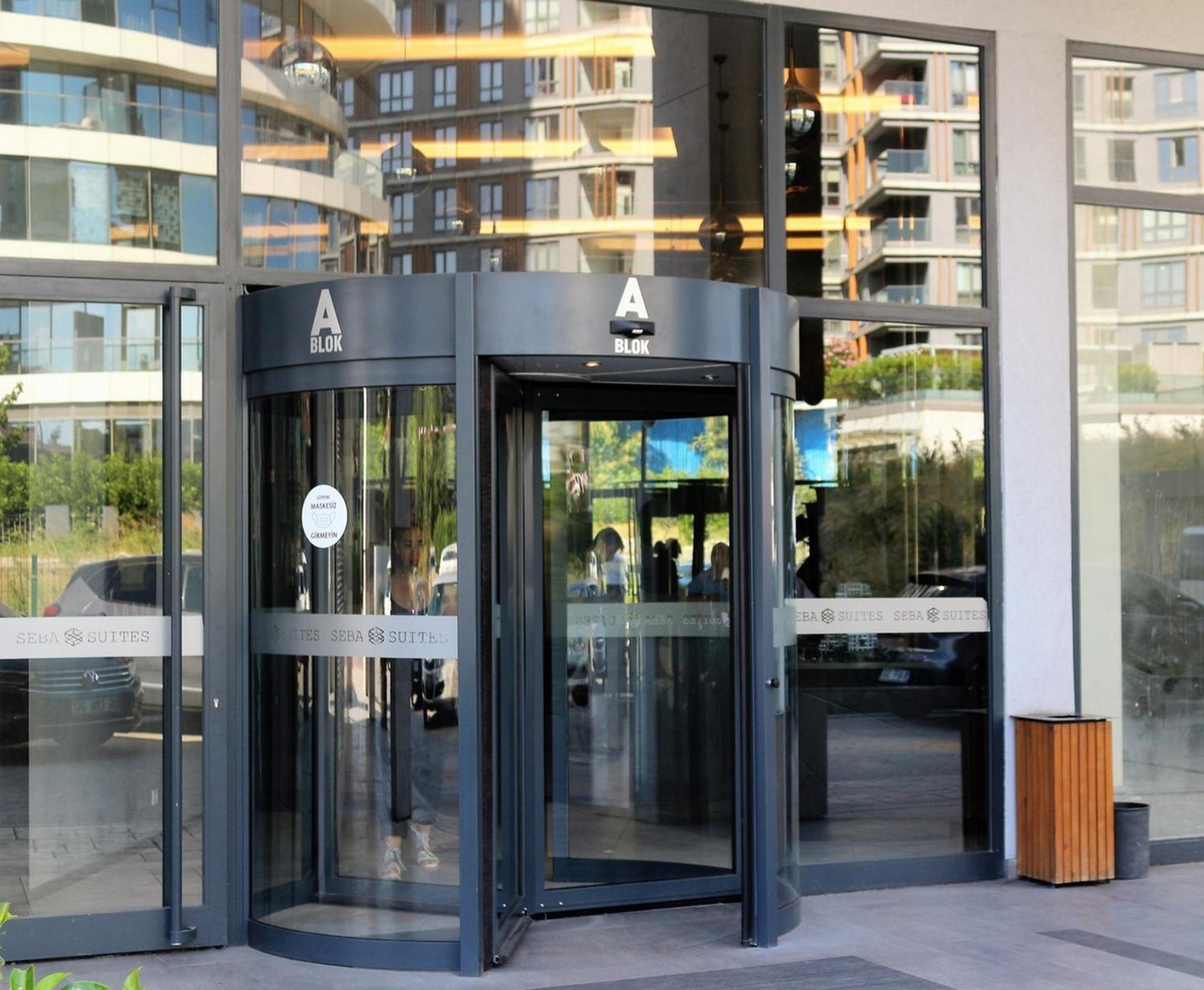 Seba Suites with Fitness And Pool