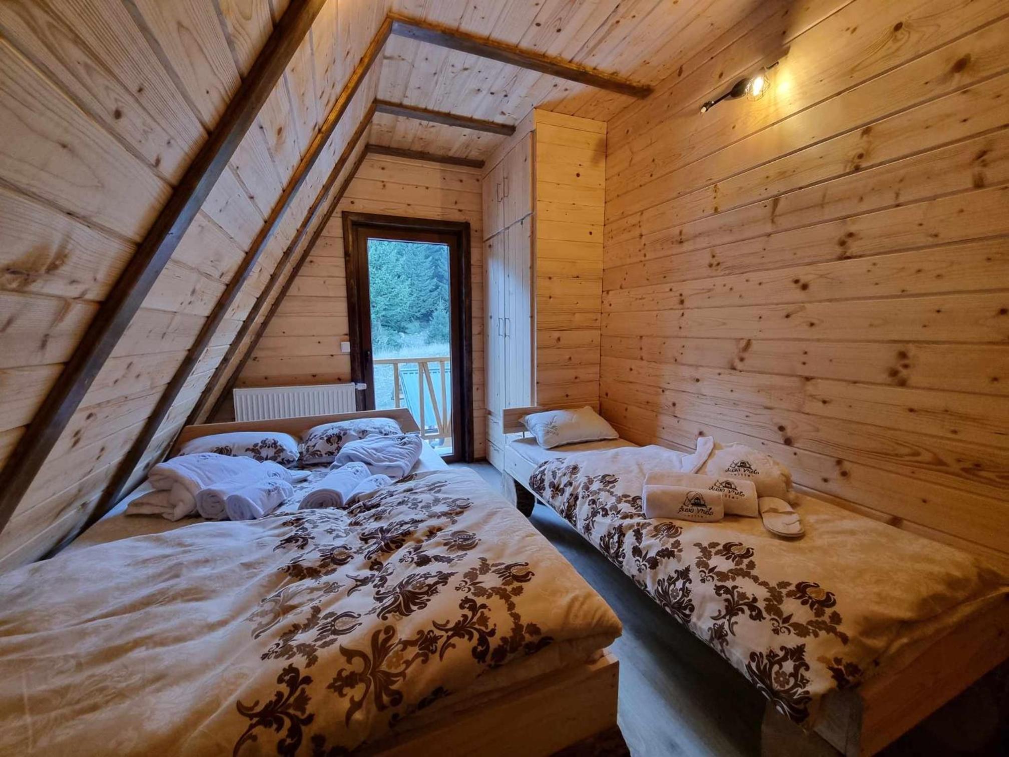 Vila Suvo vrelo sa unutrašnjim bazenom i saunom Jahorina