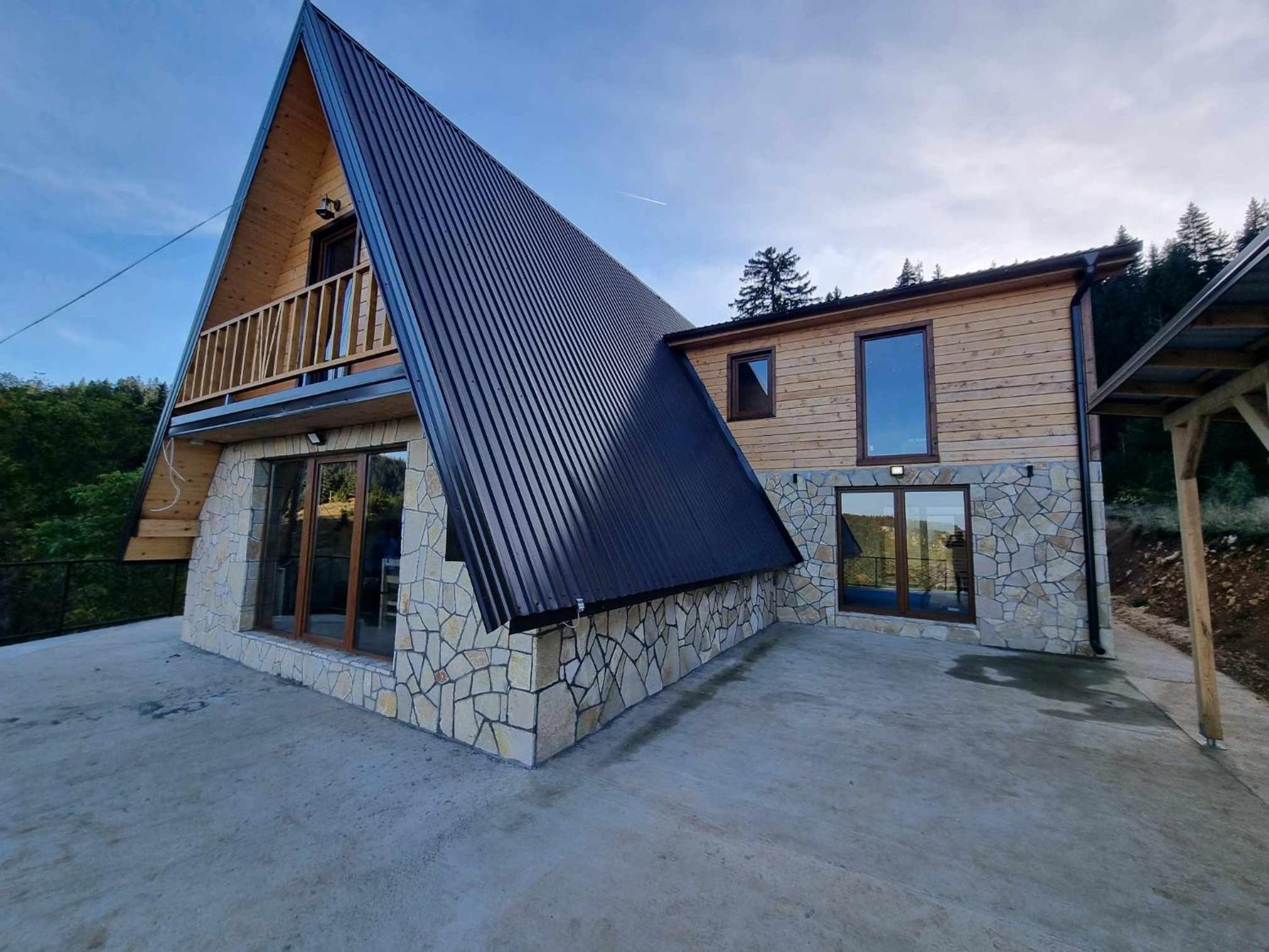 Vila Suvo vrelo sa unutrašnjim bazenom i saunom Jahorina
