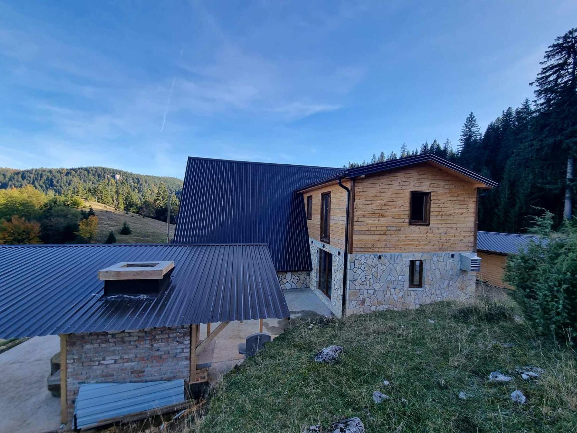 Vila Suvo vrelo sa unutrašnjim bazenom i saunom Jahorina