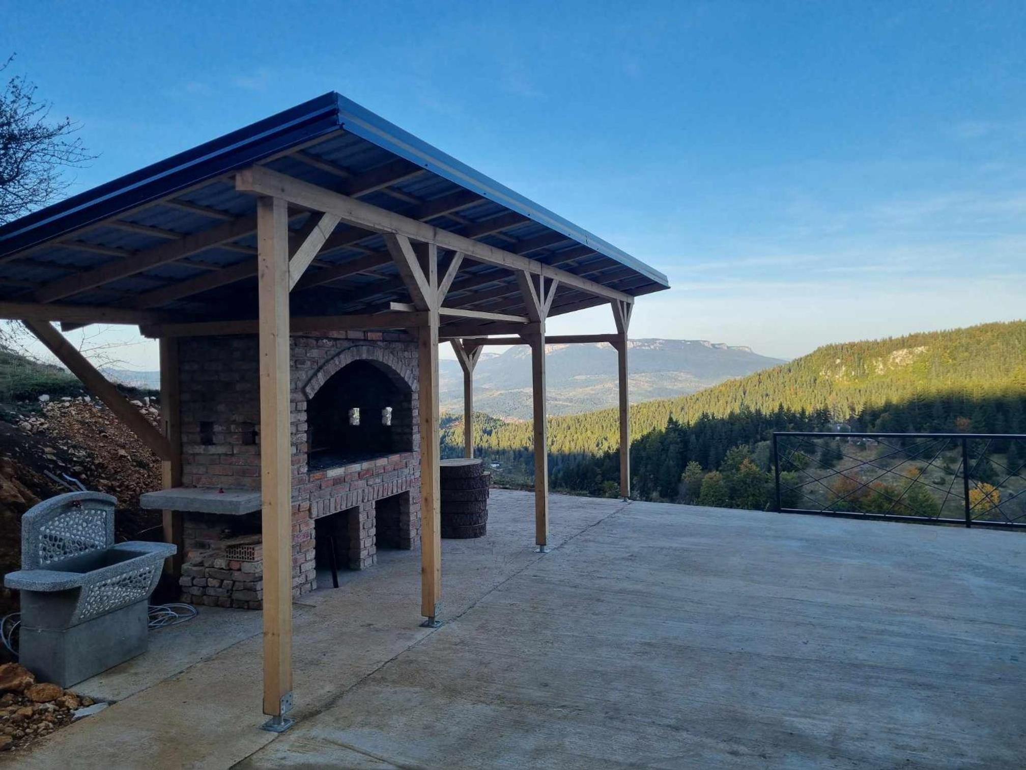 Vila Suvo vrelo sa unutrašnjim bazenom i saunom Jahorina