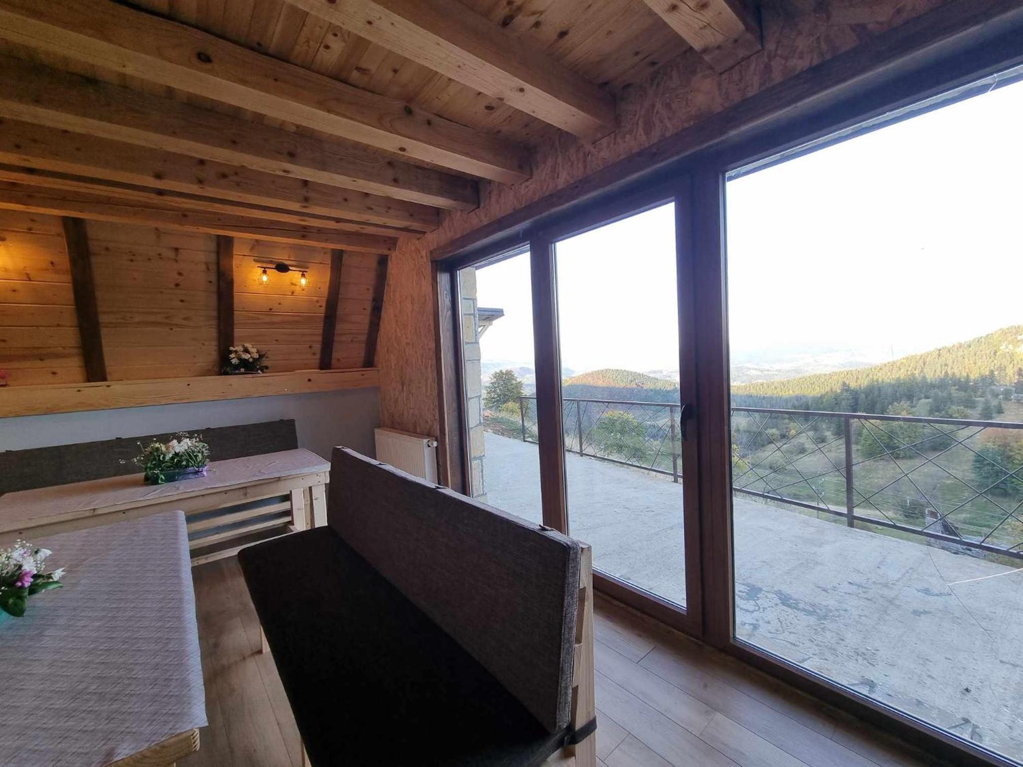 Vila Suvo vrelo sa unutrašnjim bazenom i saunom Jahorina