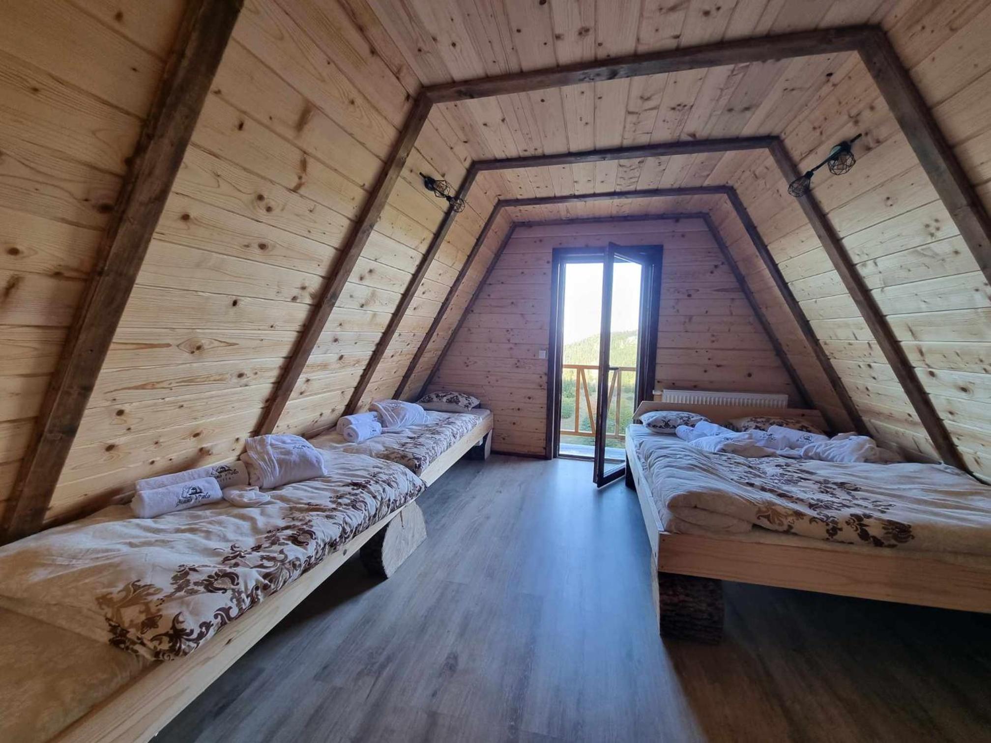 Vila Suvo vrelo sa unutrašnjim bazenom i saunom Jahorina