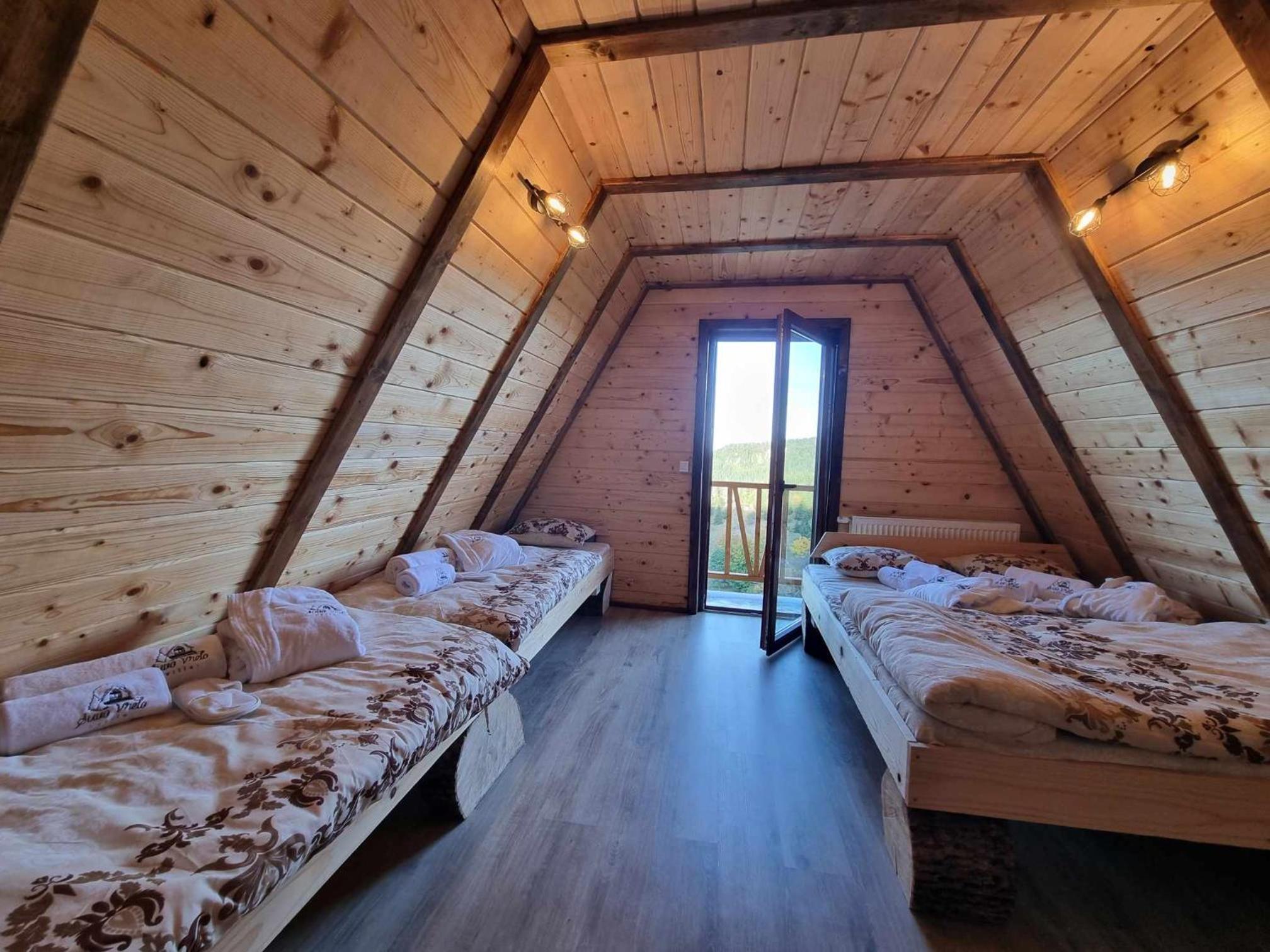 Vila Suvo vrelo sa unutrašnjim bazenom i saunom Jahorina