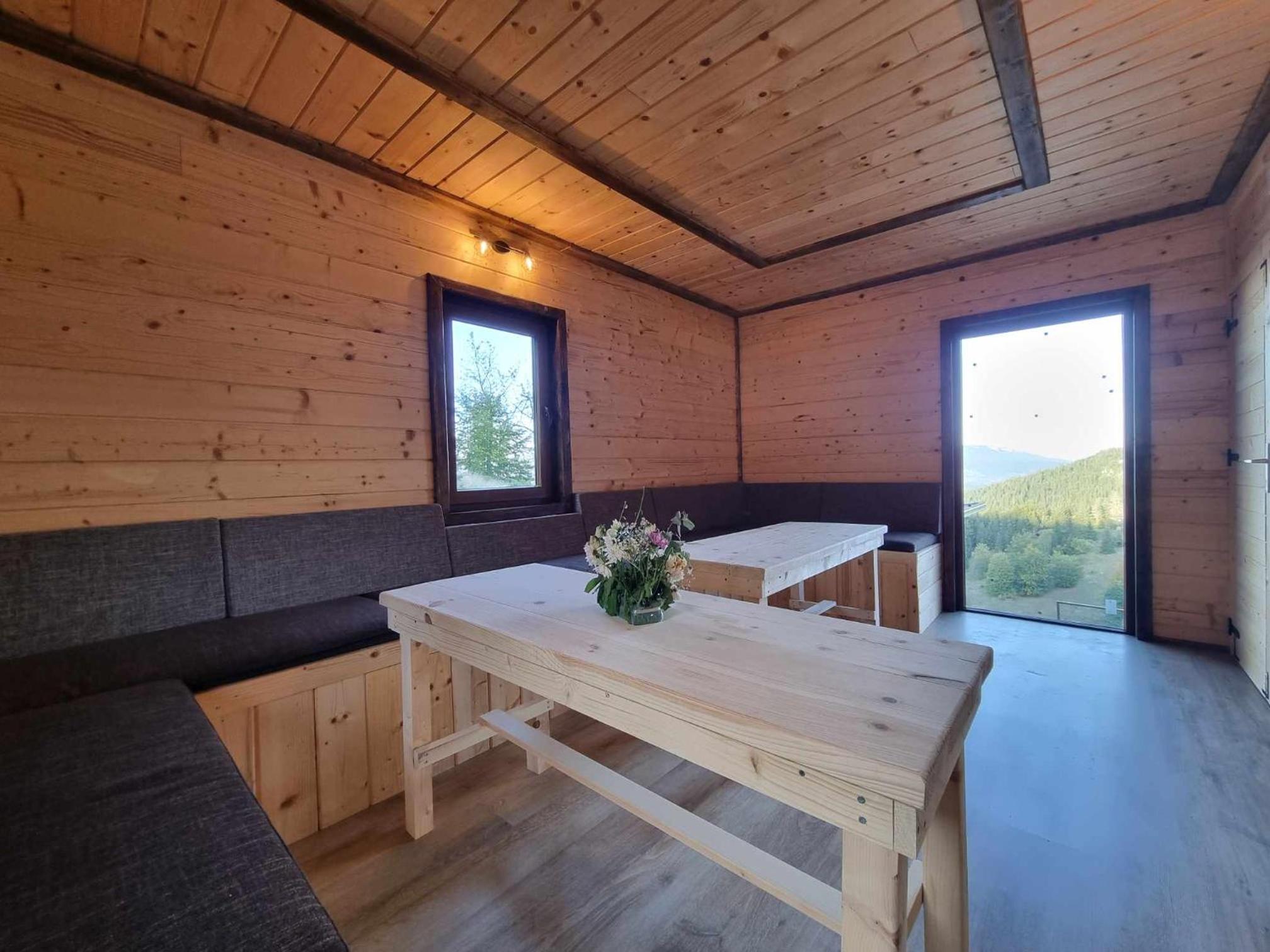 Vila Suvo vrelo sa unutrašnjim bazenom i saunom Jahorina