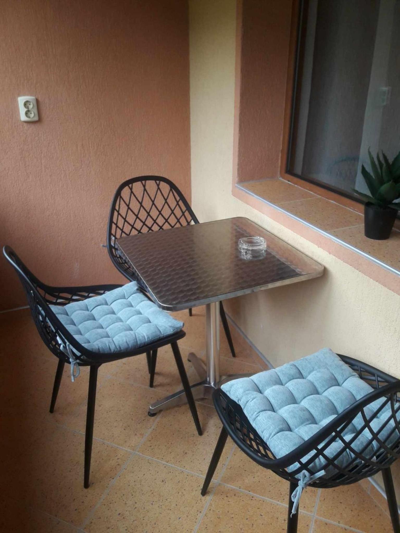 Eda Aparts
