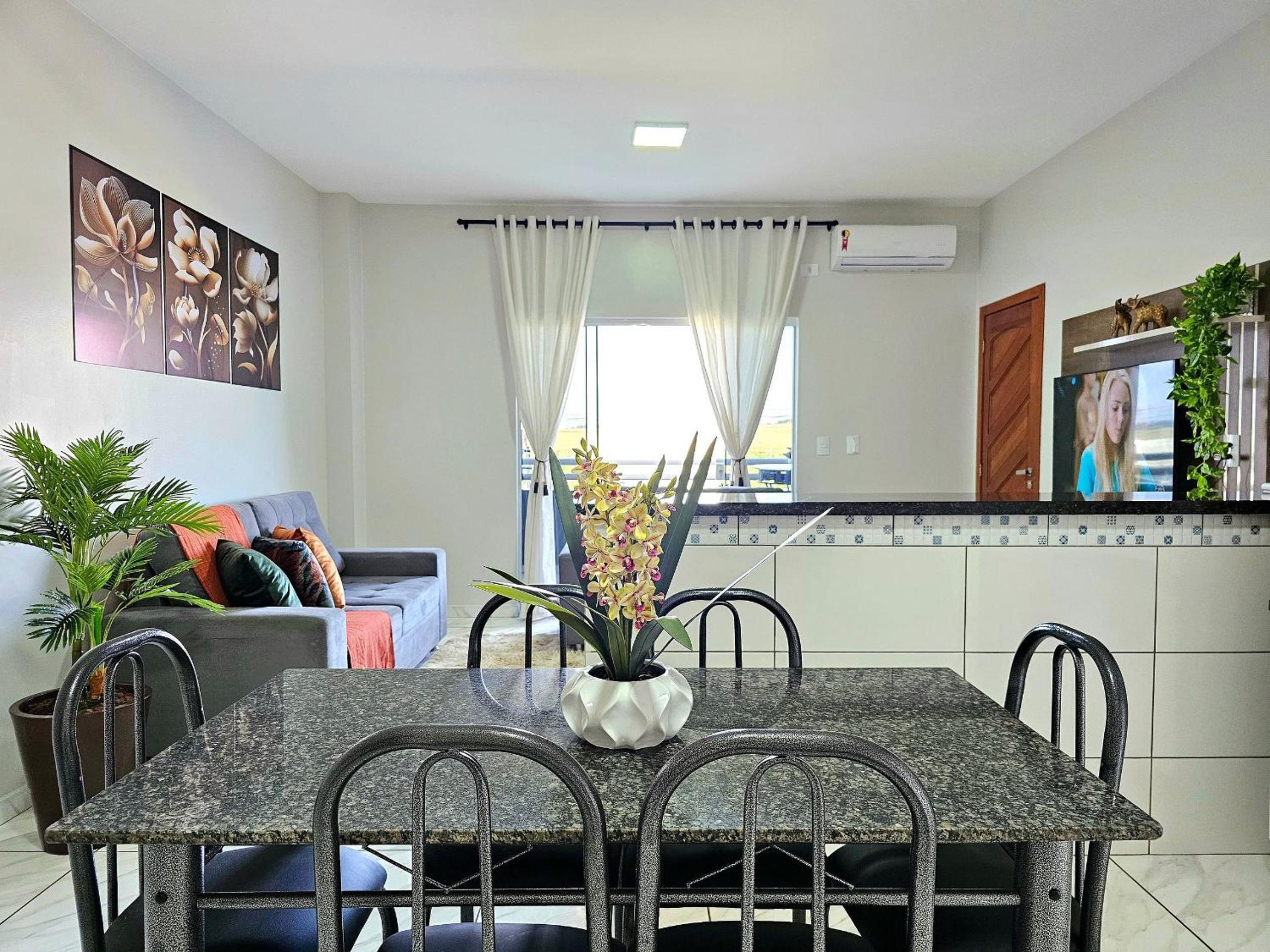 Lindo APT, prox Paraguai com Churrasqueira