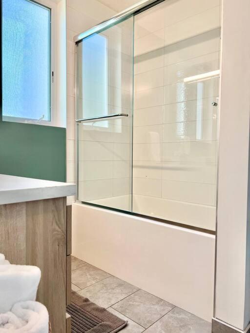 Designer Hollywood Penthouse with Private Balcony on Sunset