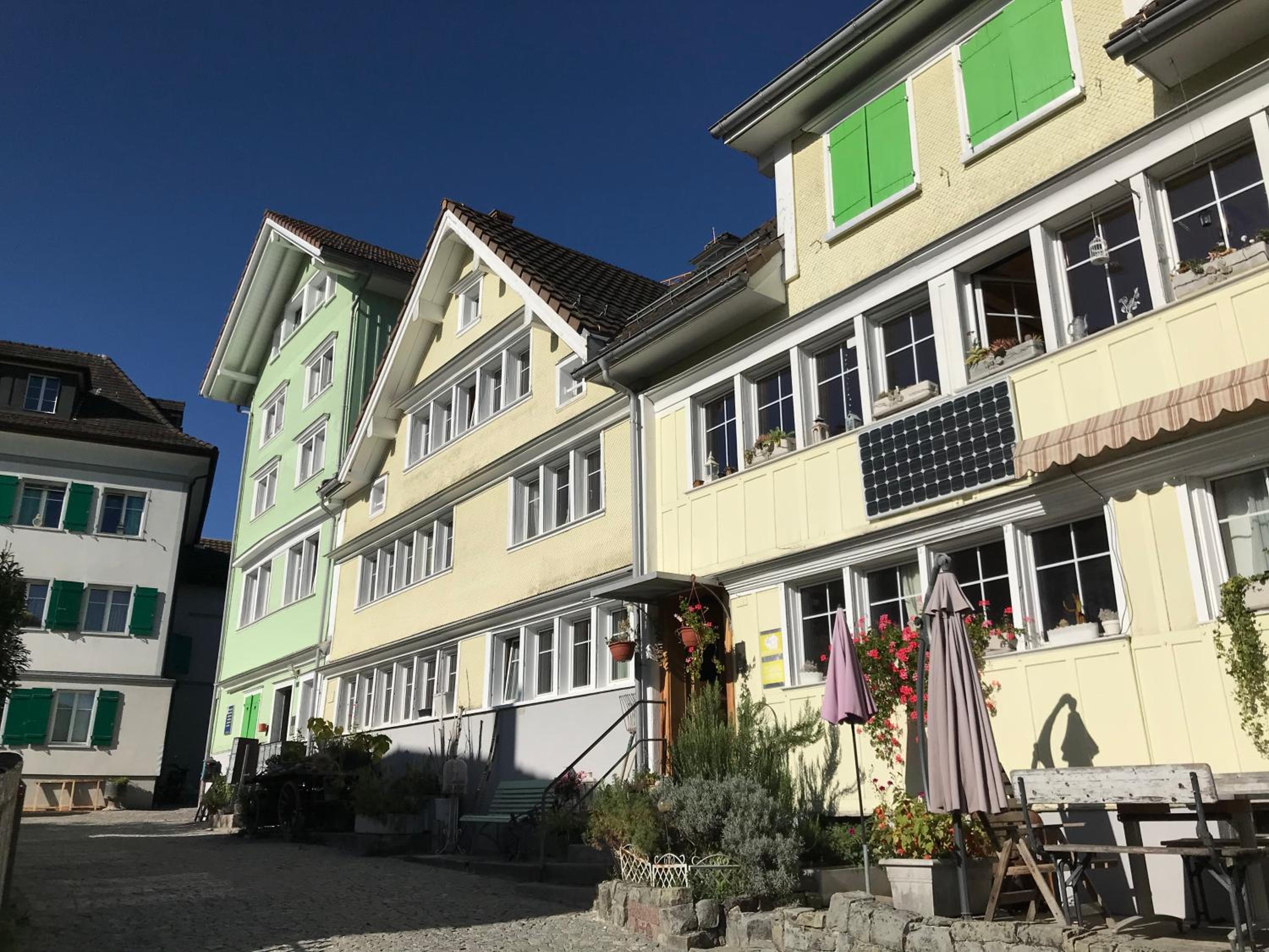 Bijou 2 hübsche 1 Zimmer Wohnung