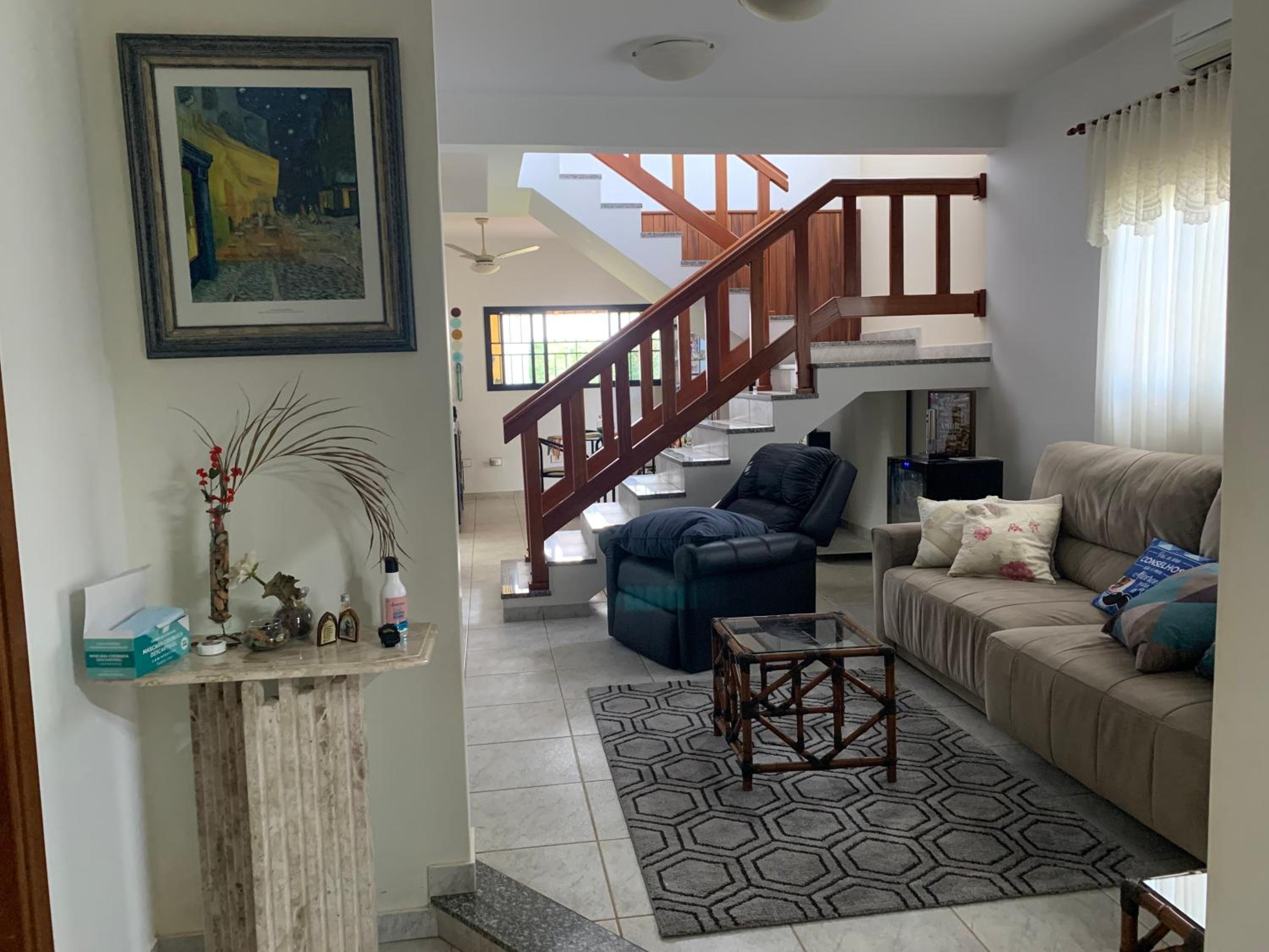 Excelente propriedade com belo jardim!