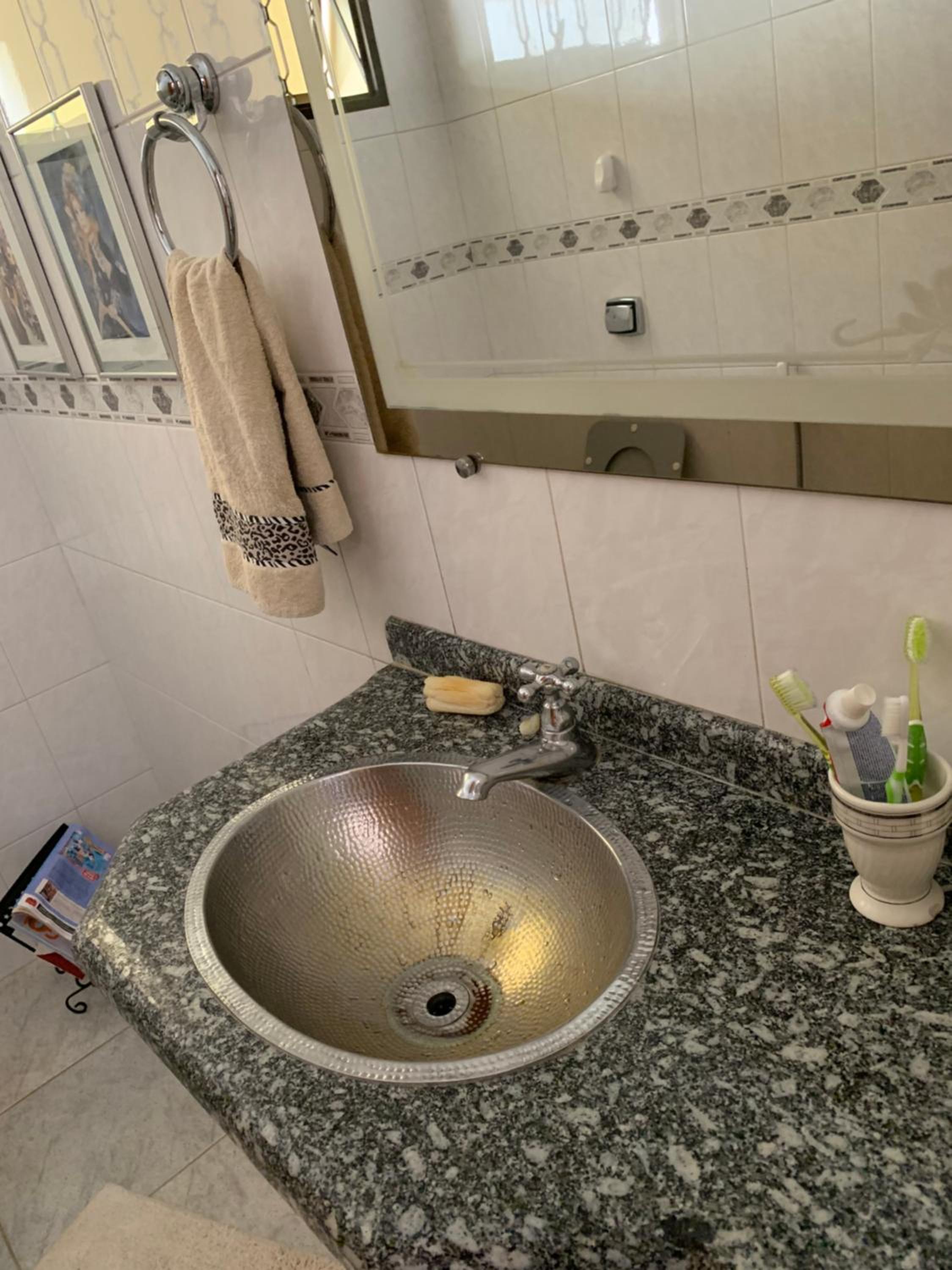 Excelente propriedade com belo jardim!