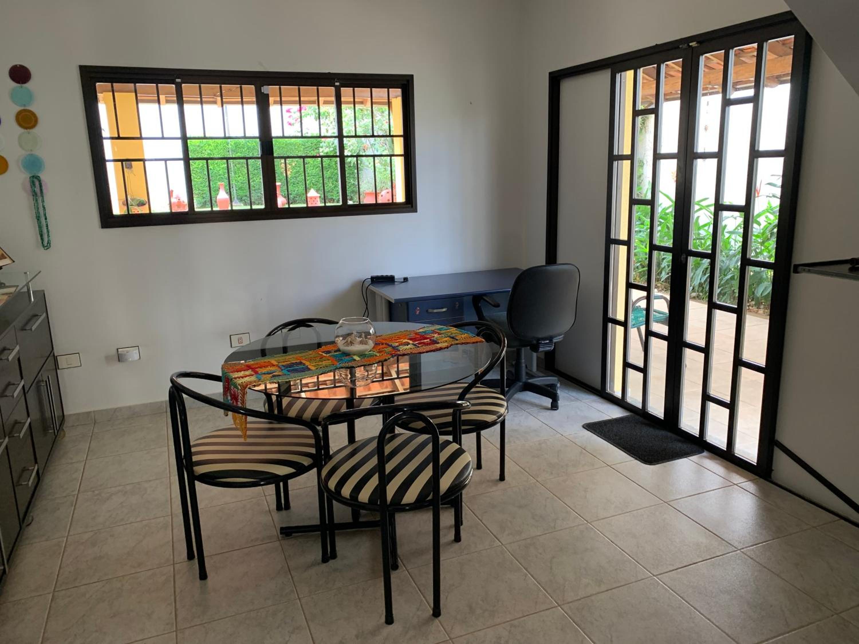 Excelente propriedade com belo jardim!