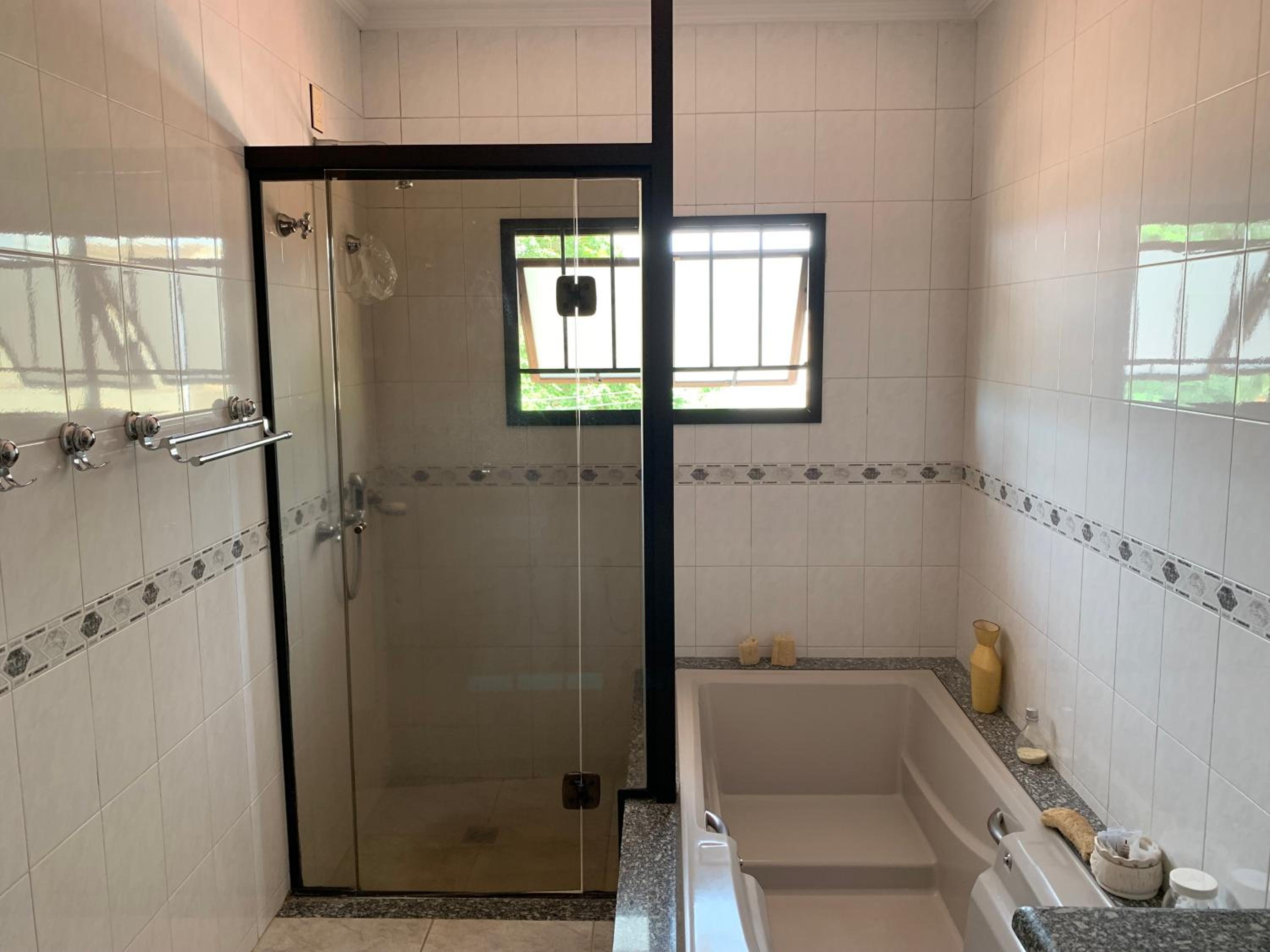 Excelente propriedade com belo jardim!