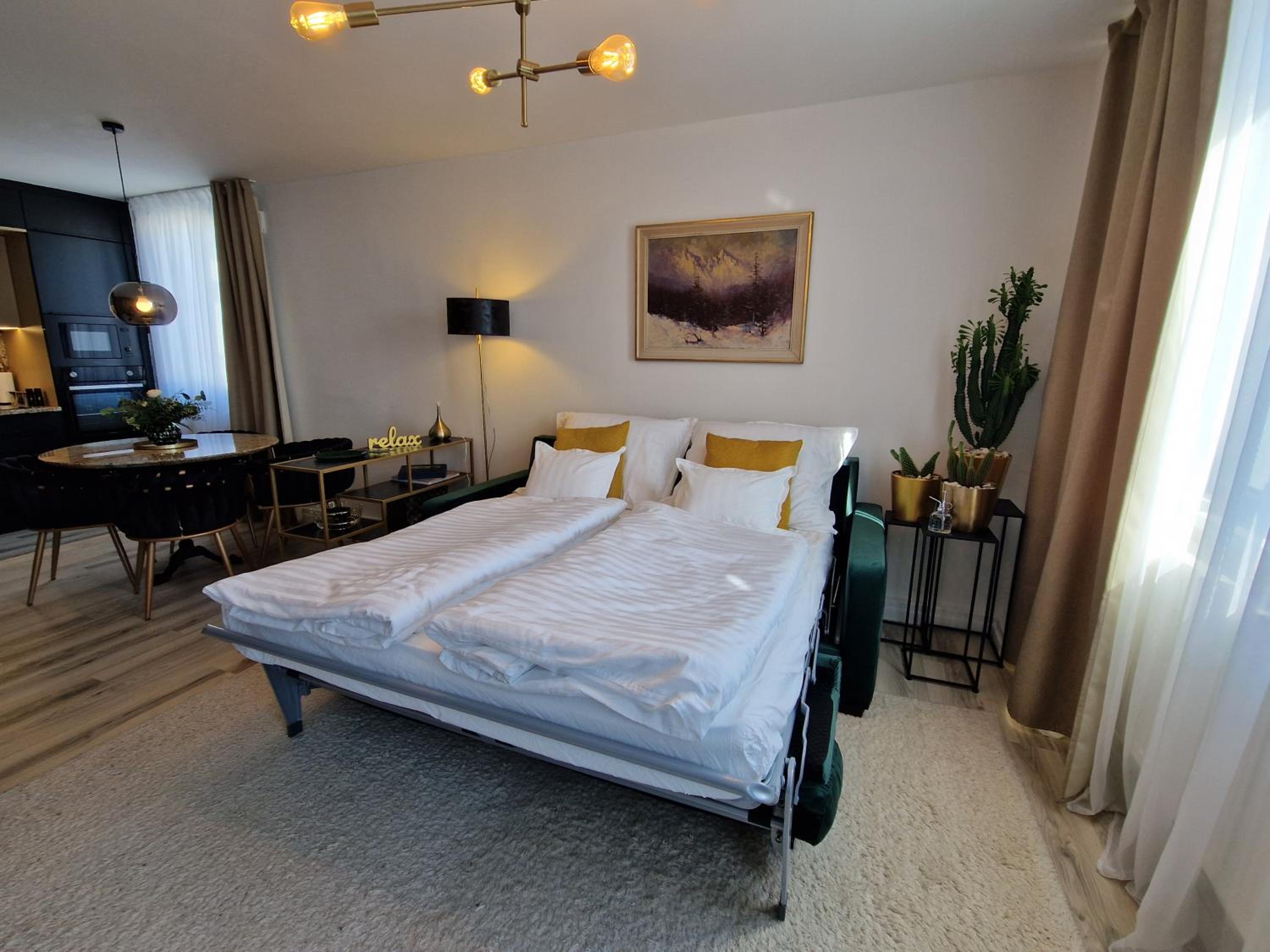 7thHeaven centre suite FREE PARKING in the building