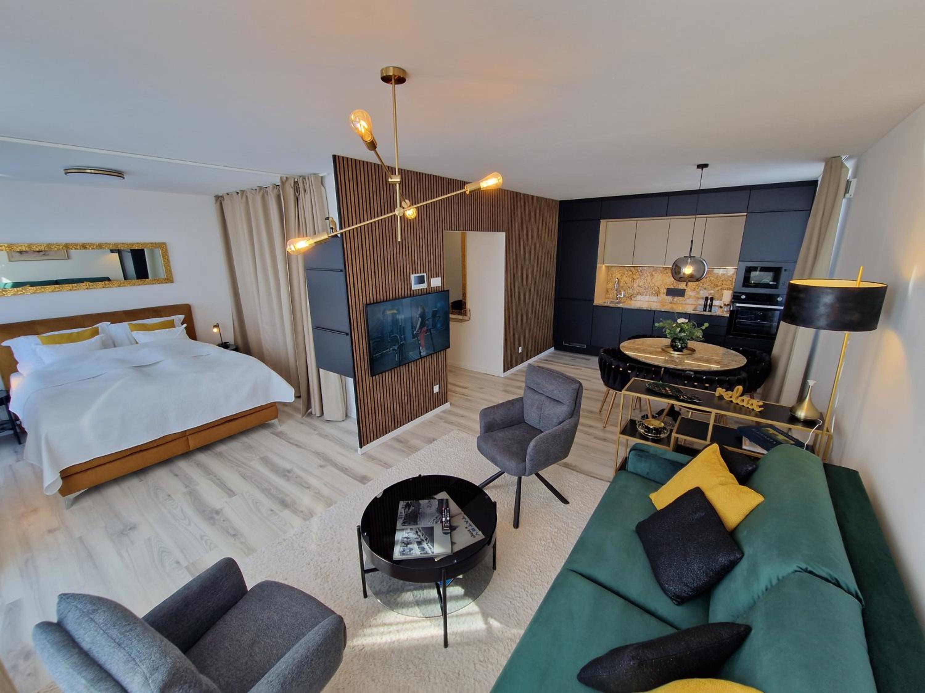 7thHeaven centre suite FREE PARKING in the building
