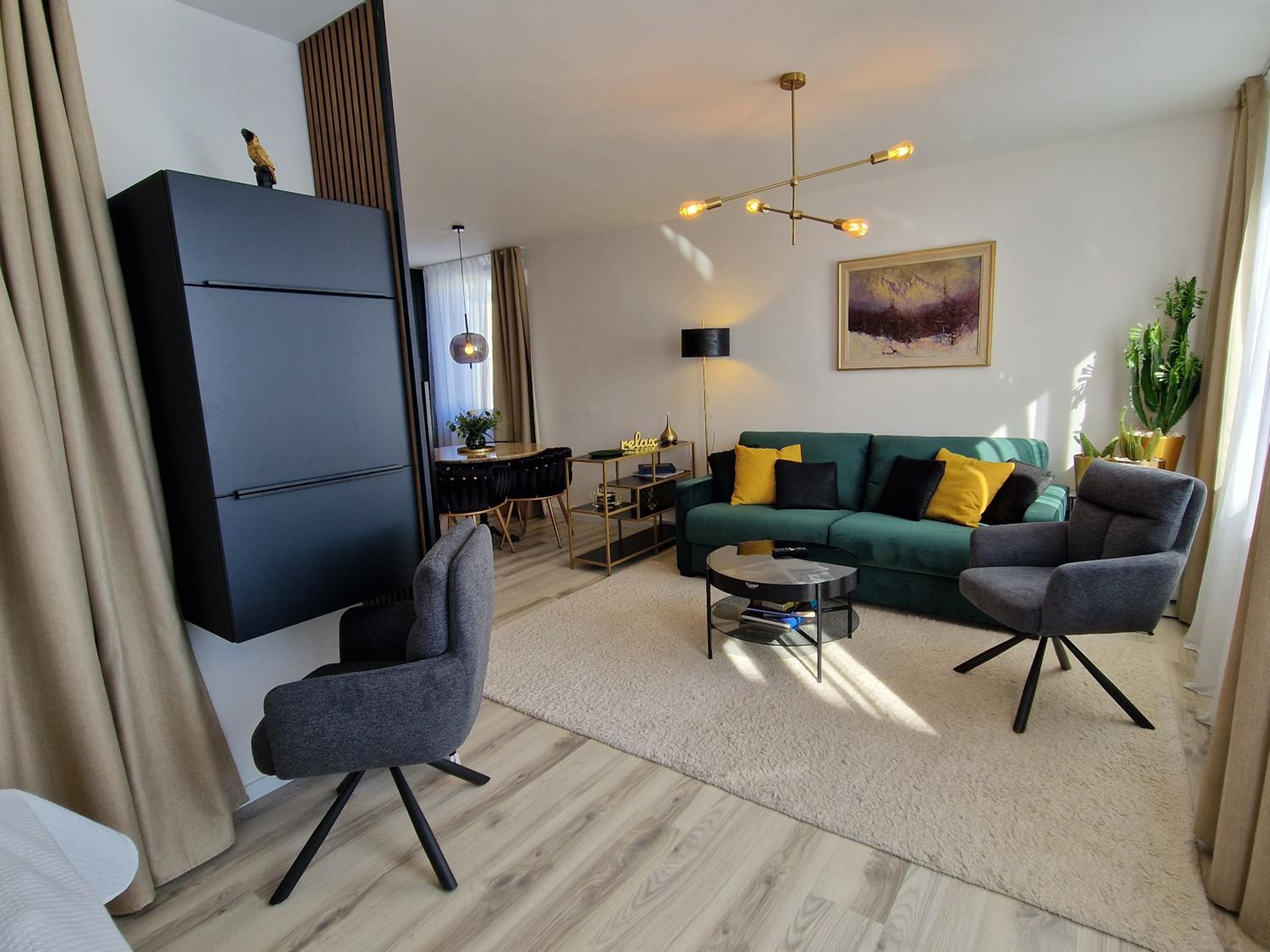 7thHeaven centre suite FREE PARKING in the building