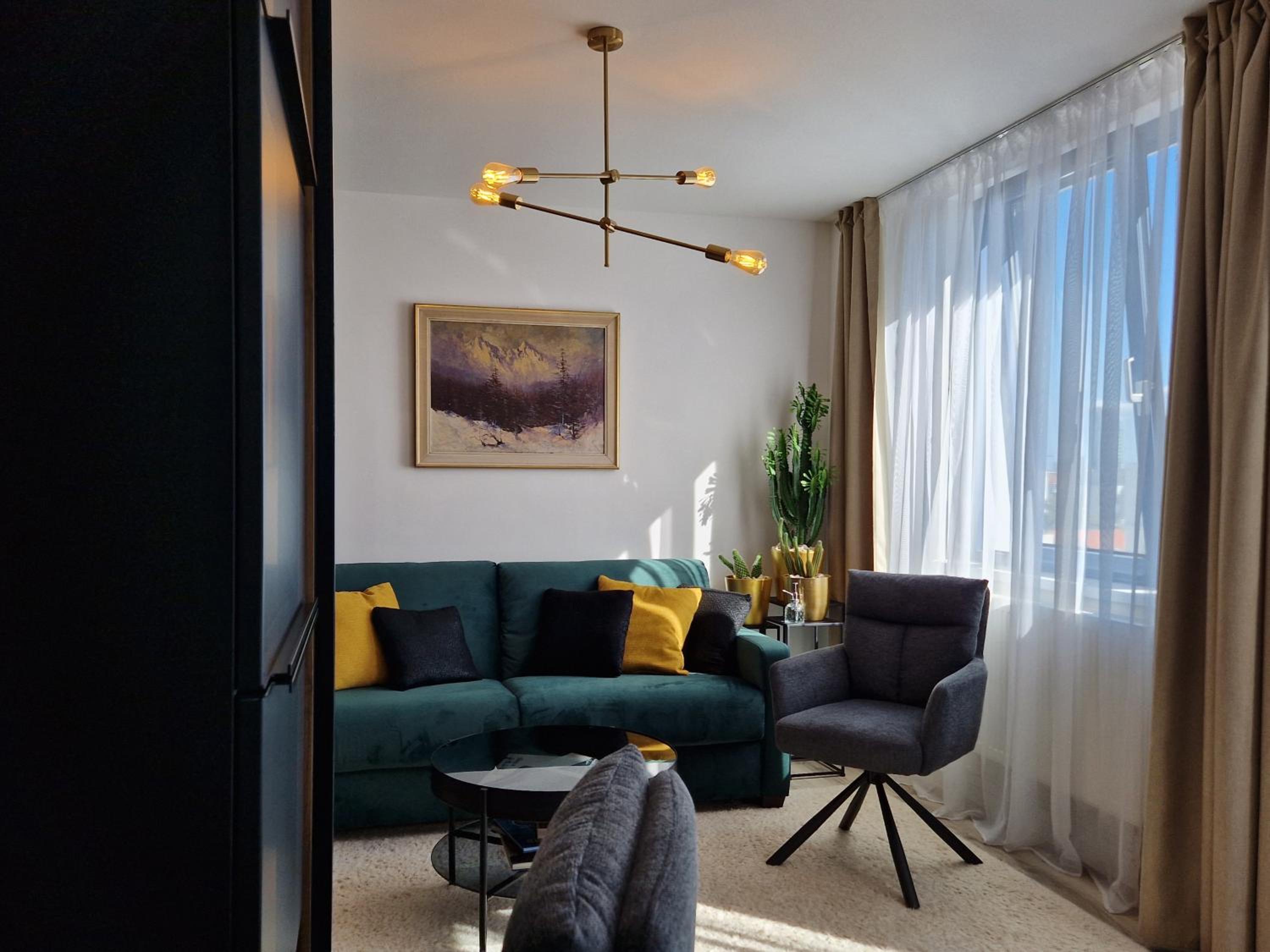 7thHeaven centre suite FREE PARKING in the building