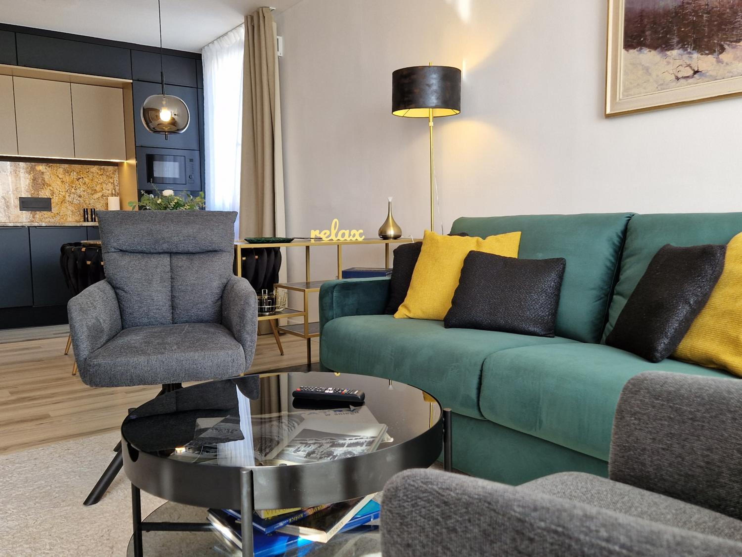 7thHeaven centre suite FREE PARKING in the building