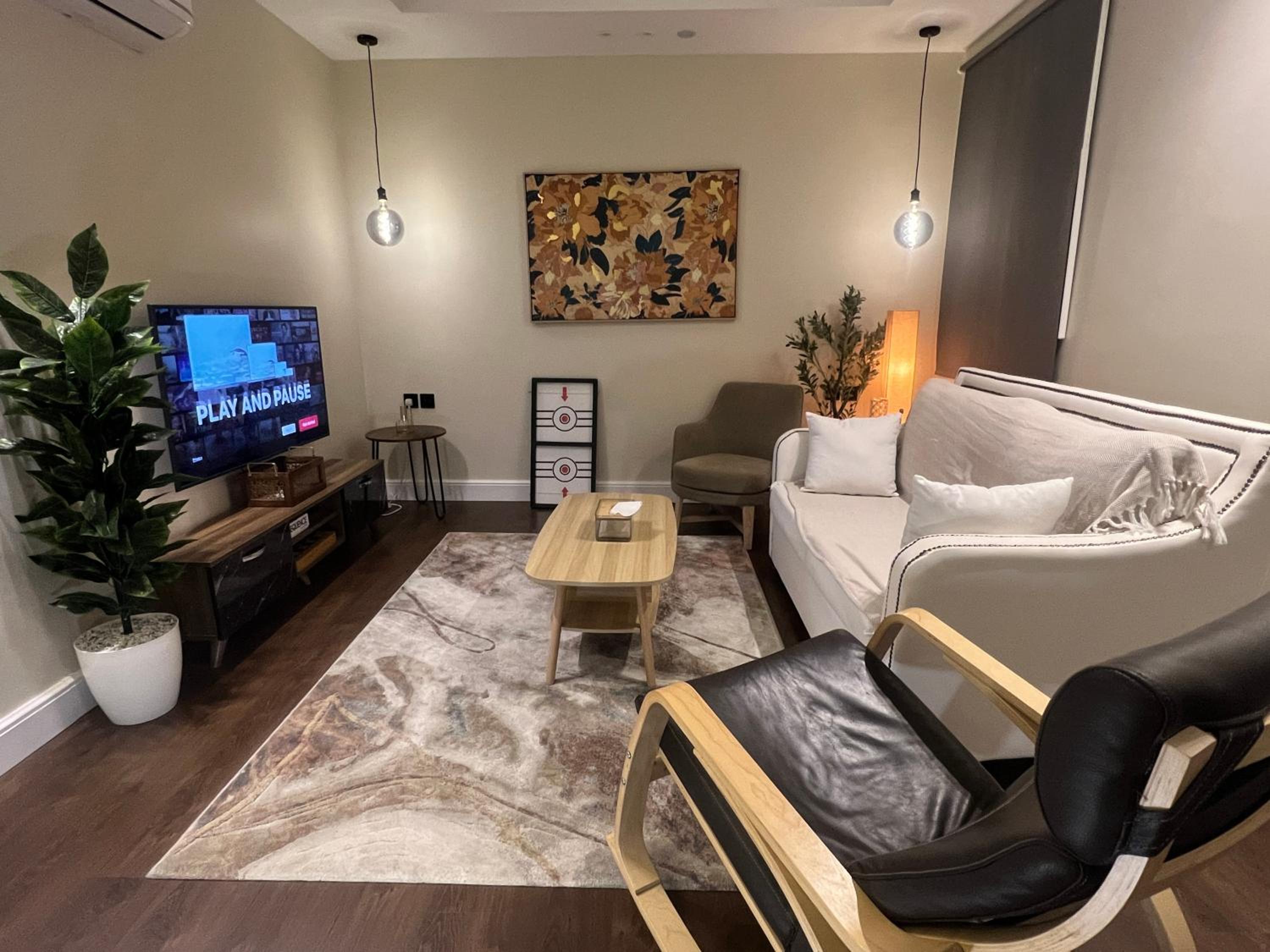 Cozy apartment, two bedroom, full kitchen