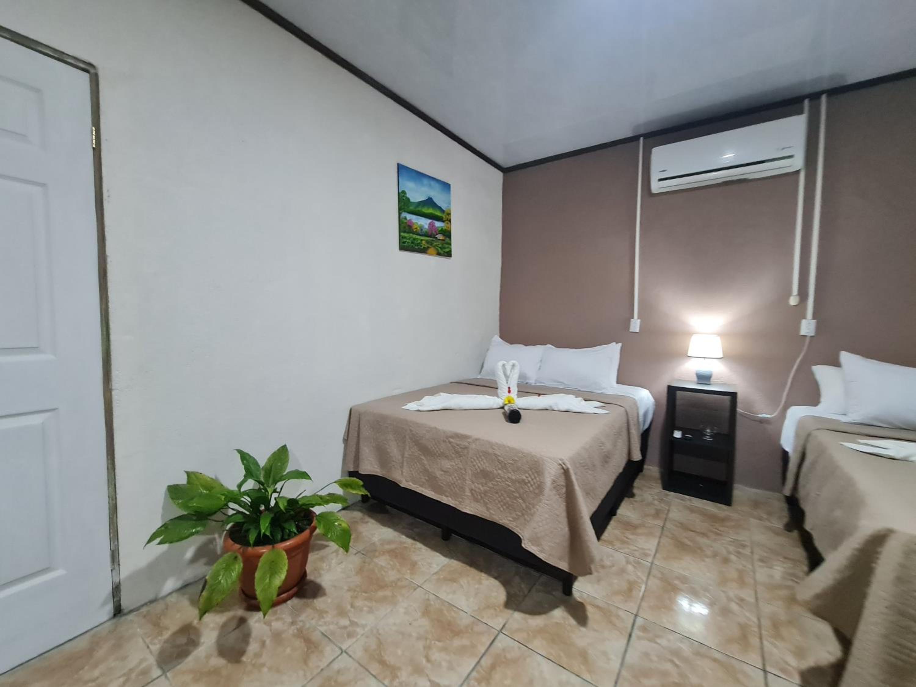 Cabinas Guayabón #5, AC, La Fortuna San Carlos