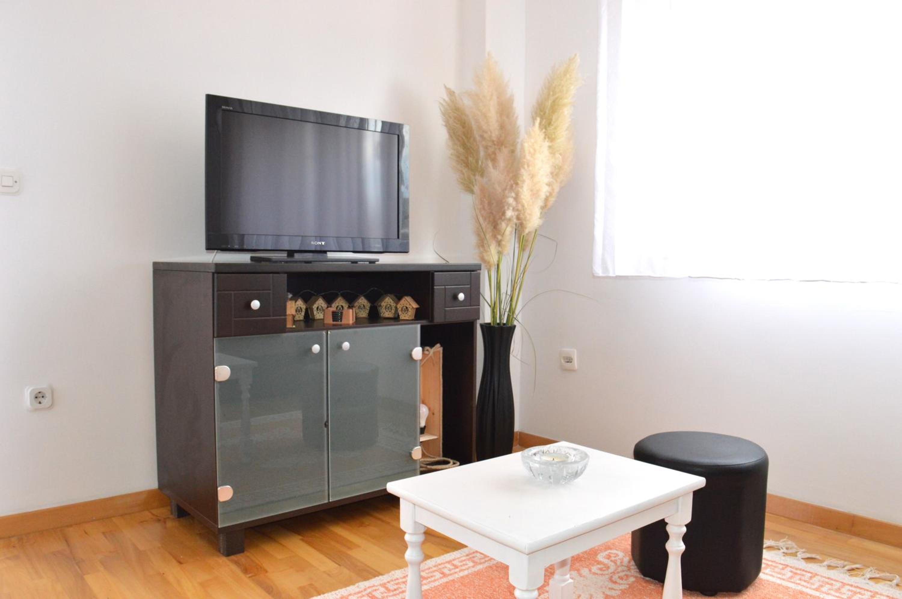 Alex Cosy Quarters - 2 Bedrooms & Private Parking view 2
