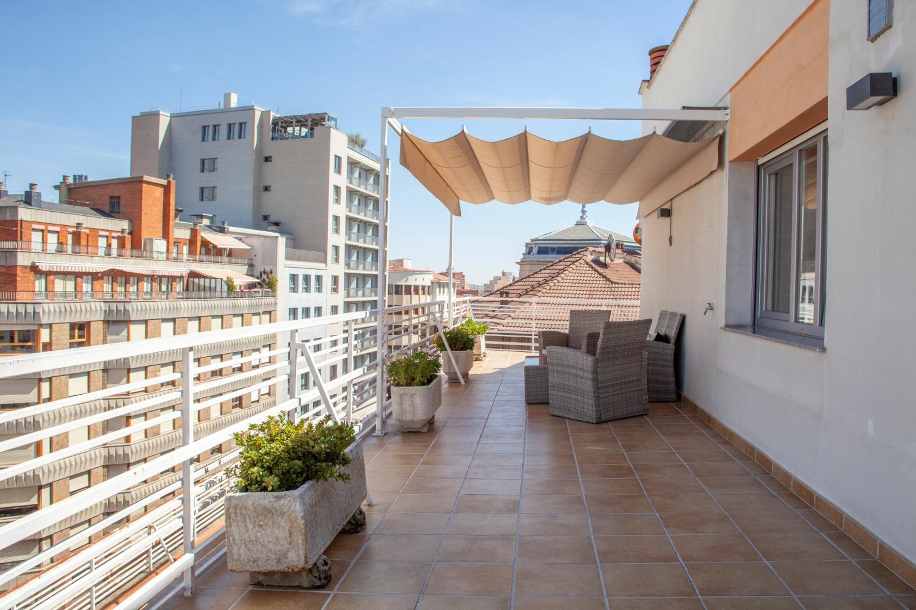 BURGO NUEVO Ático de lujo en pleno centro con terraza y vistas - leonapartamentos photo 4