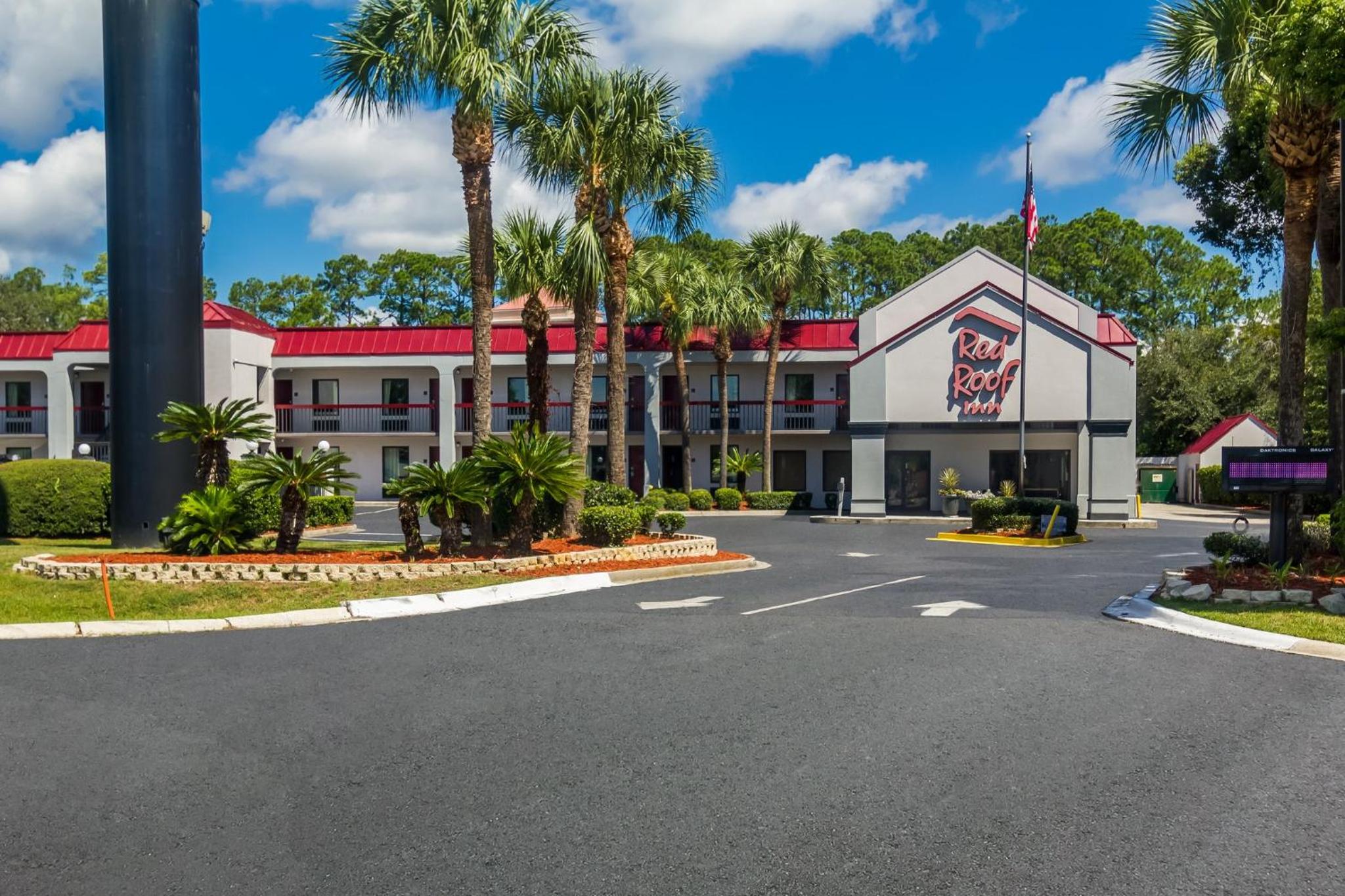 Kingsland Vacations - Red Roof Inn Kingsland - Property Image 1