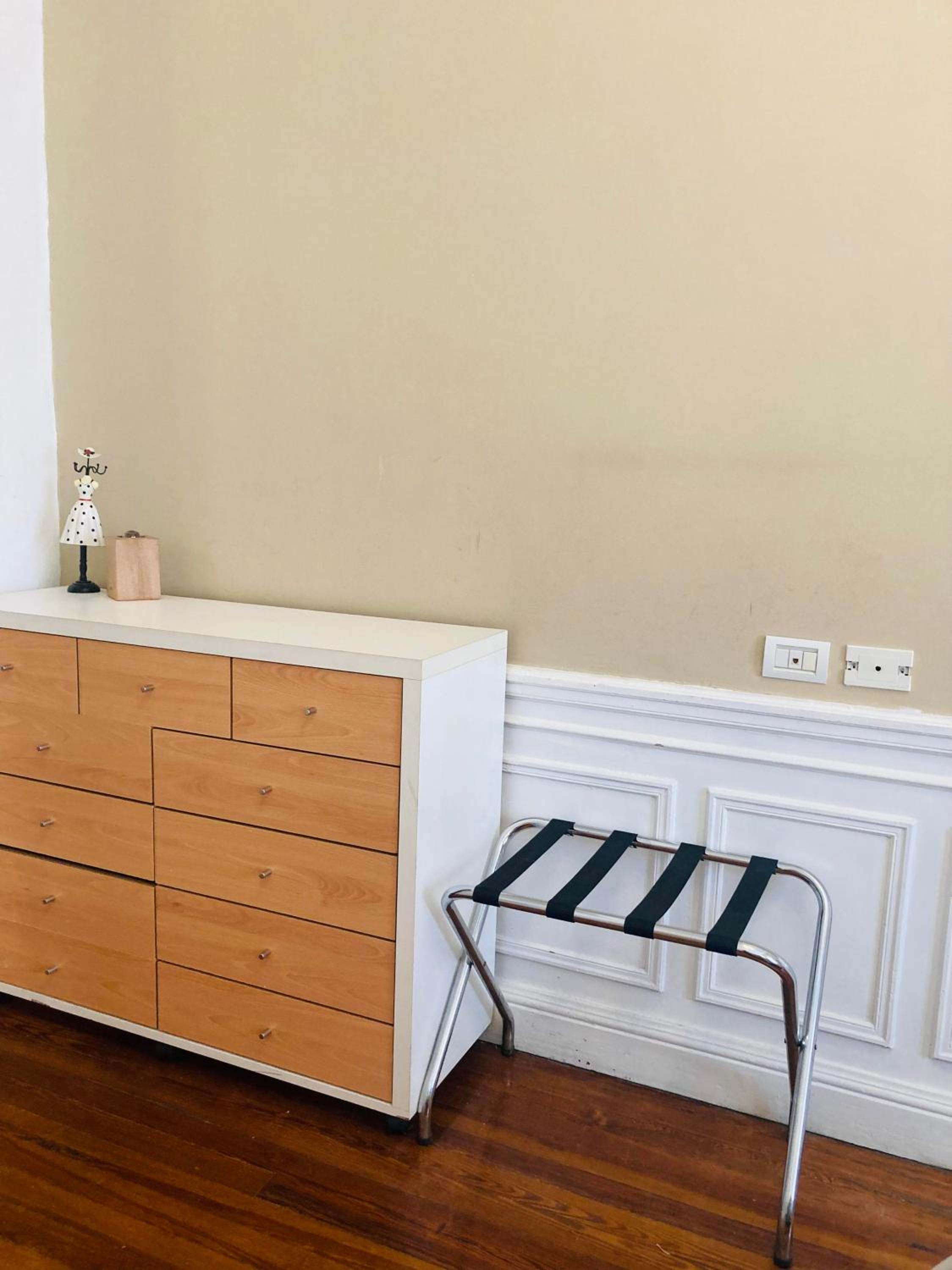 Spacious 2BR Historic Apartment Executive Ready Fast WiFi
