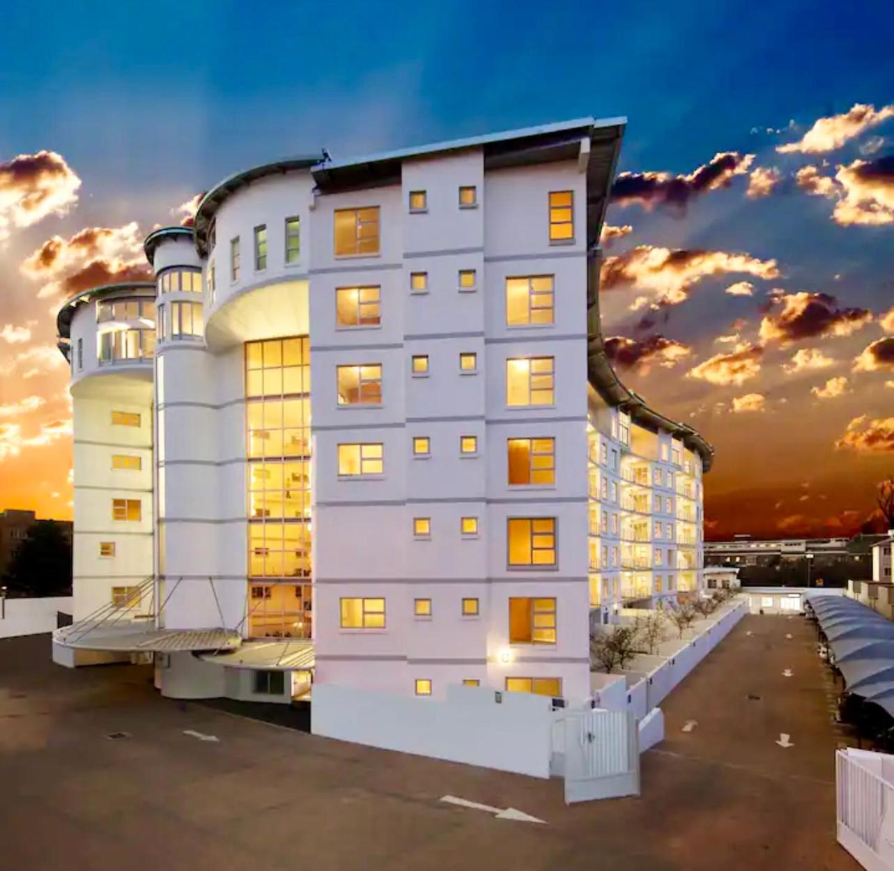Dream Abodes @ SPLICE RIVIERA