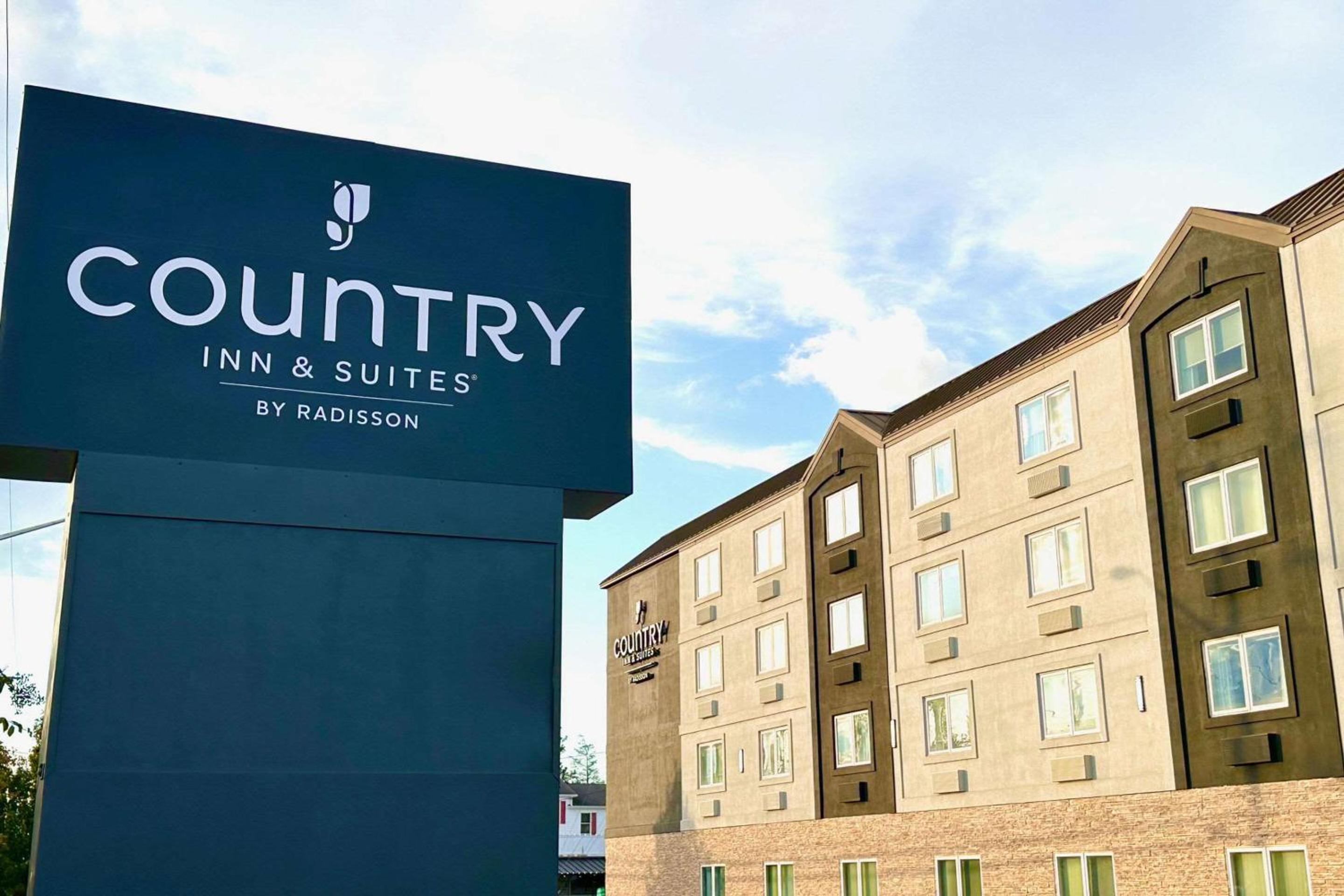 Rehoboth Beach Vacations - Country Inn  Suites by Radisson Rehoboth Beach - Dewey - Property Image 1