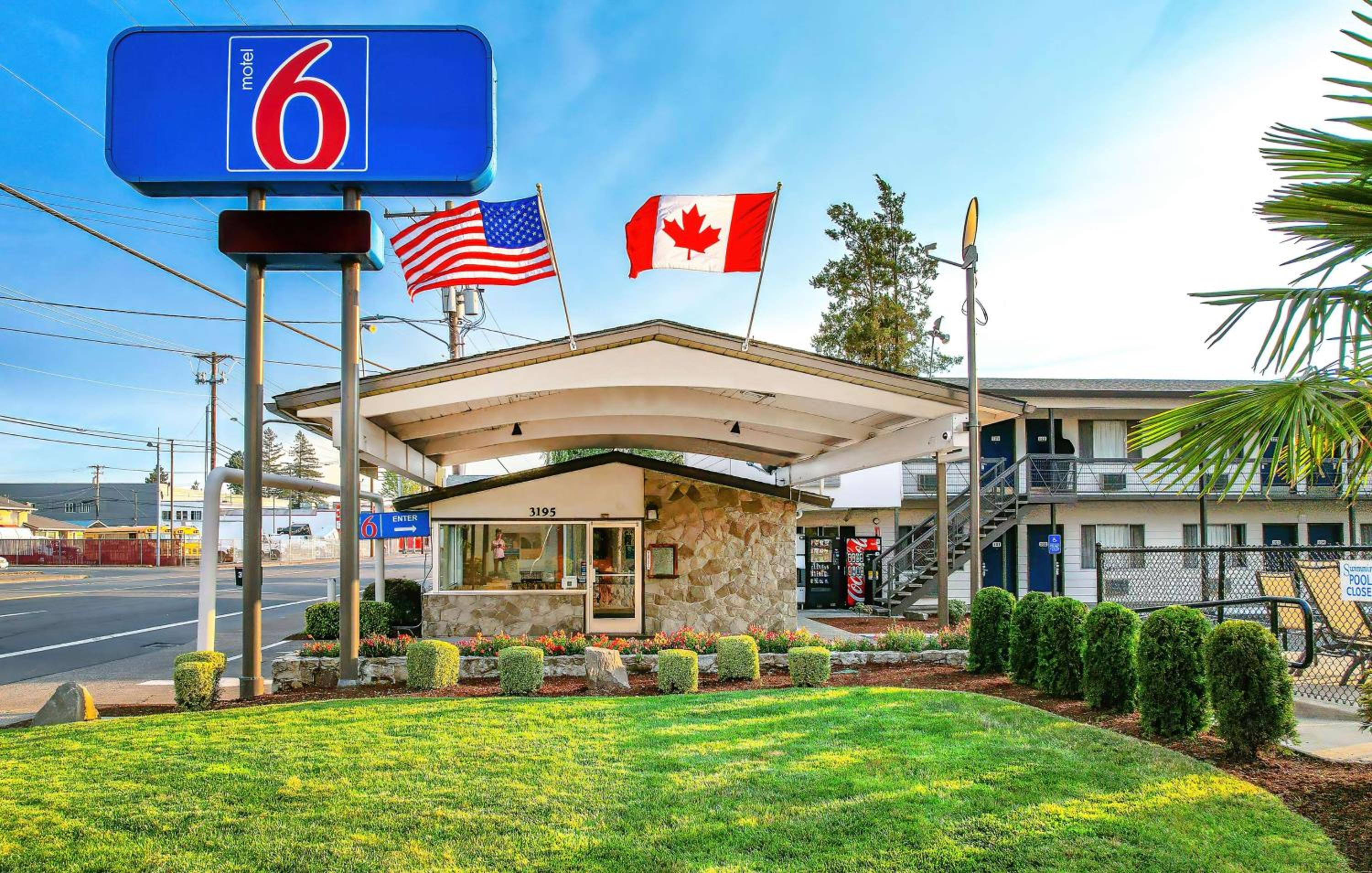 Albany Vacations - Motel 6-Salem, OR - Expo Center - Property Image 1